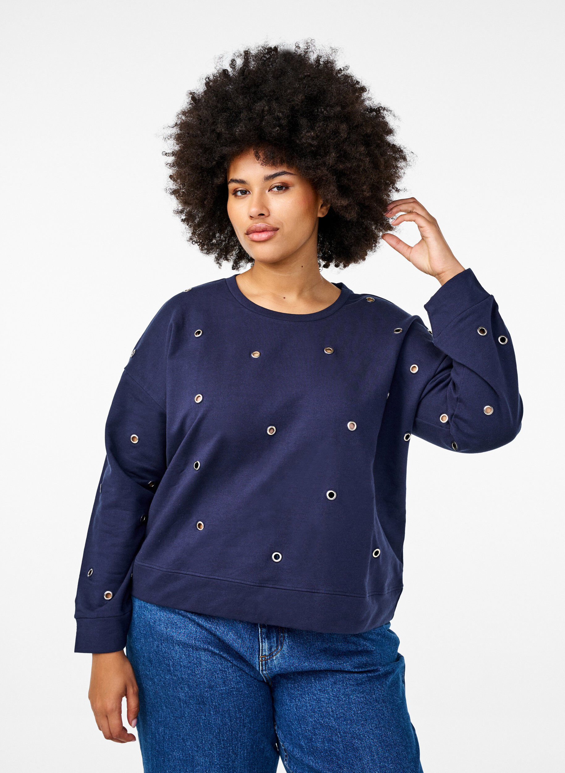 Zizzi Sweatshirt mit &Ouml;sen, Blau, Model image number 0