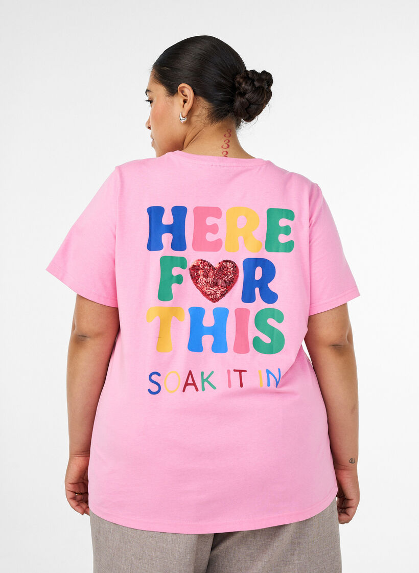 T-shirt avec un c&oelig;ur en sequins et imprim&eacute; color&eacute; au dos, Rose, Model image number 2