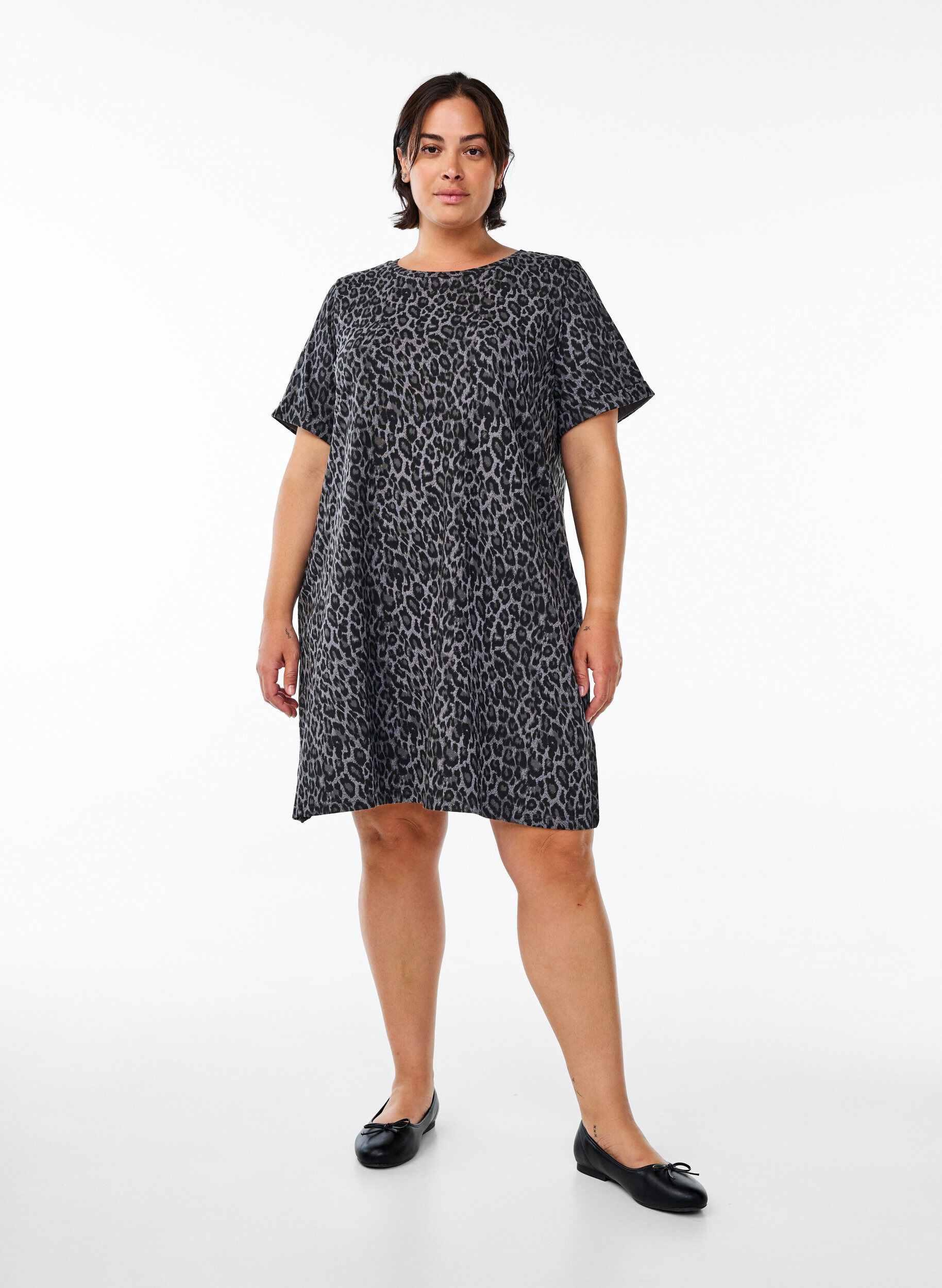 Zizzi Robe T-shirt courte en jersey de coton, Gris, Model image number 1