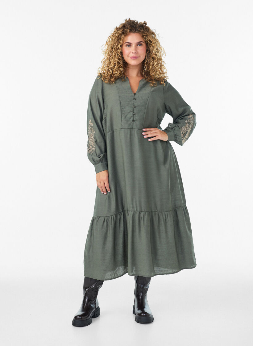 Robe en viscose avec broderies et volants &eacute;tag&eacute;s, Vert, Model image number 0