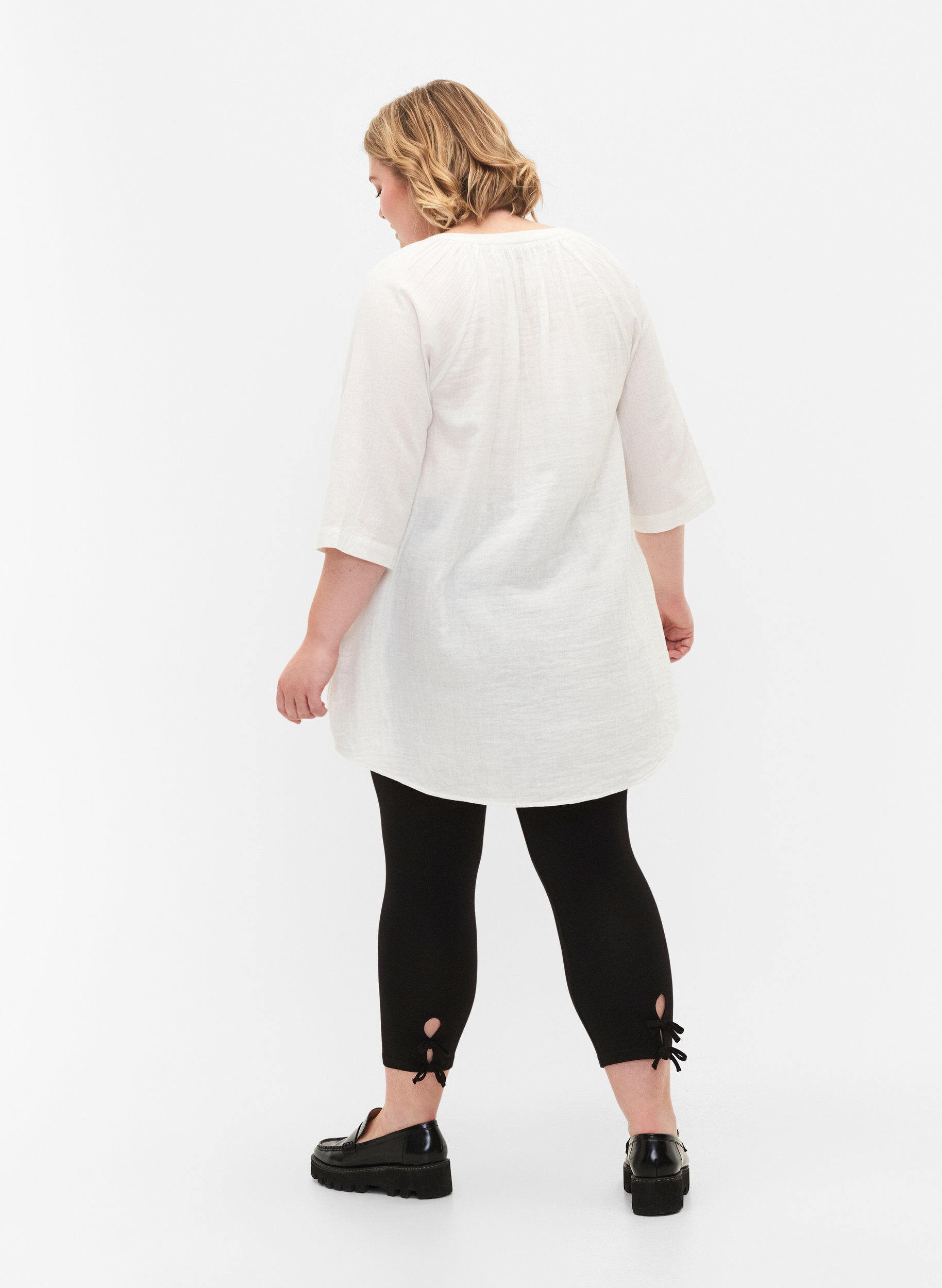 Zizzi 3/4 Leggings aus Viskose mit Schleife, Black, Model image number 1