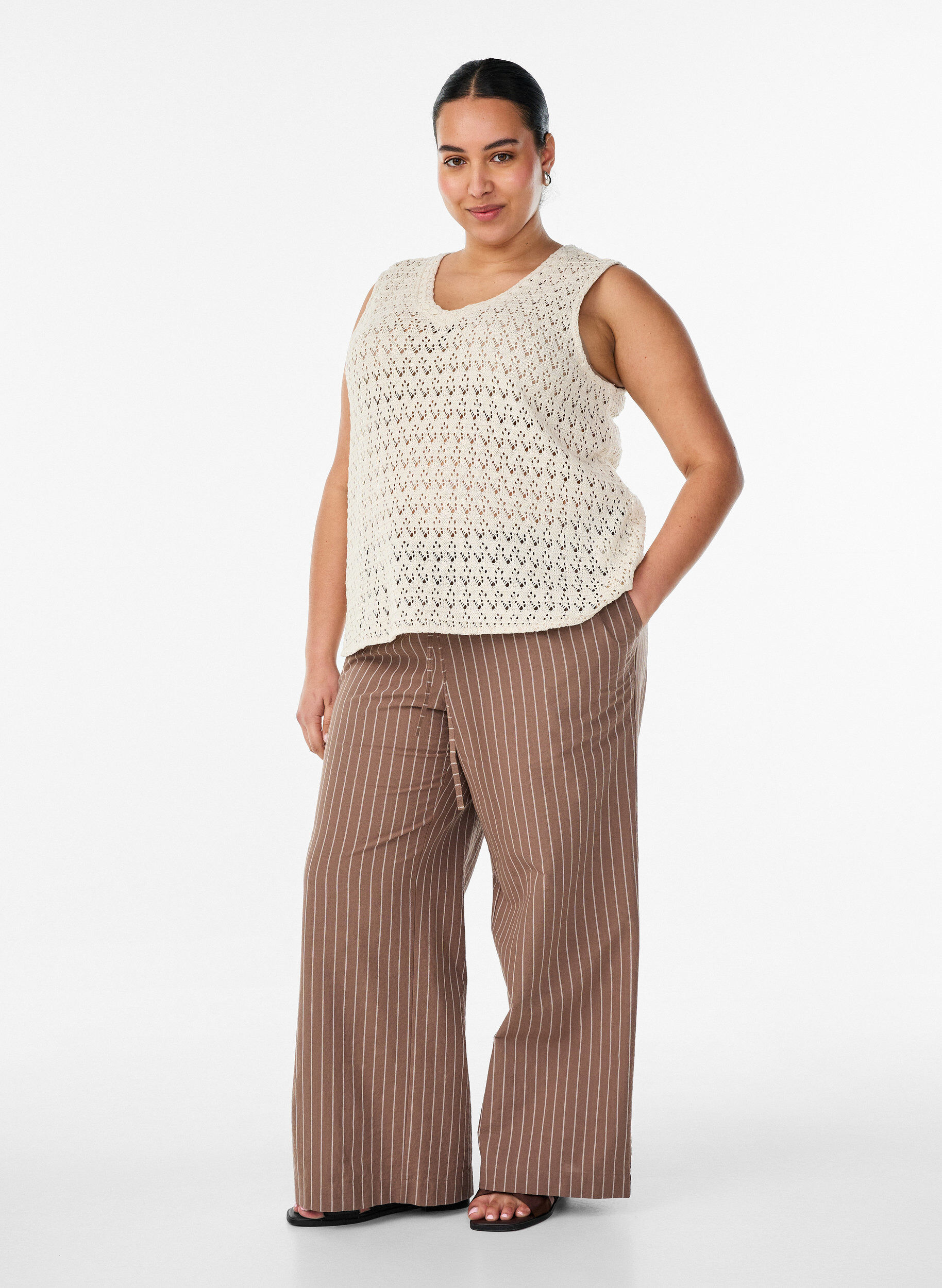 ZizziPantalon ample avec taille haute et poches, Marron, Model image number 0