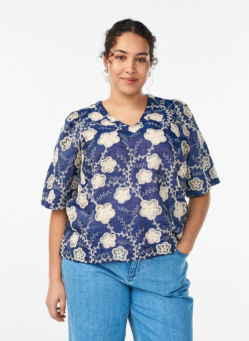 Bluse mit V-Ausschnitt und gesticktem Muster, Blau, Model image number 0