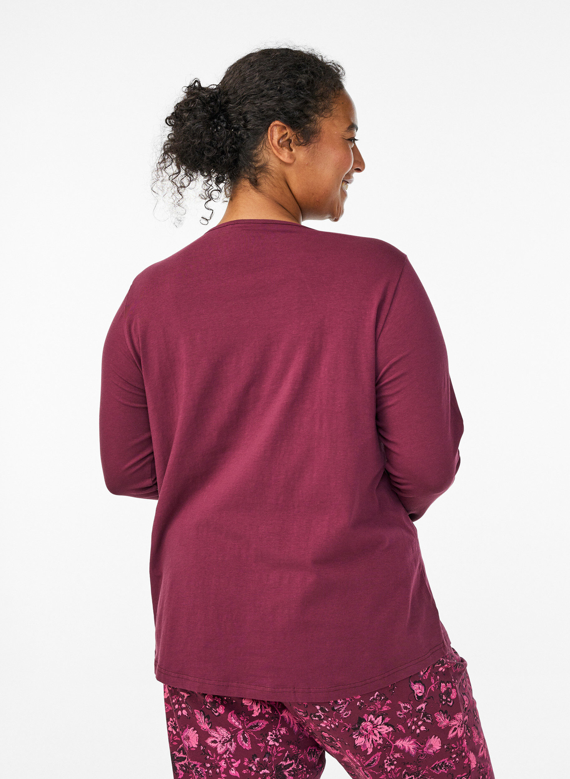 ZizziNachtshirt aus Baumwolle mit Print auf der Vorderseite, Rot, Model image number 2