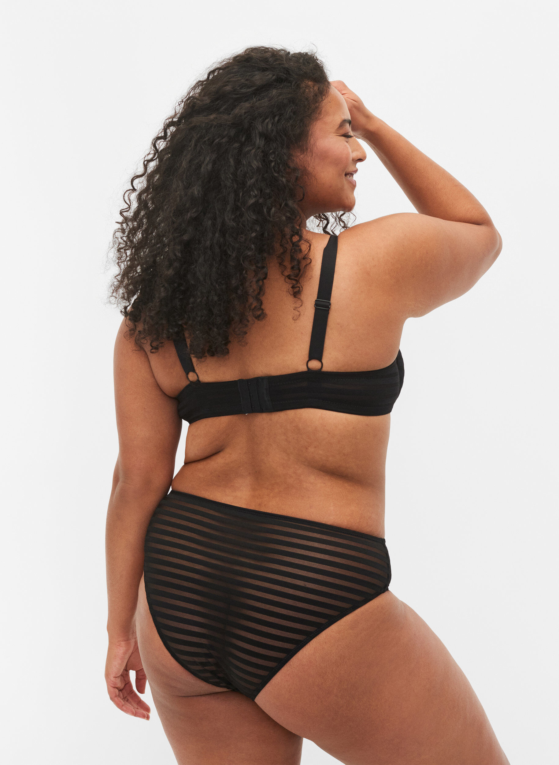 Zizzi culotte tai ray&eacute; &agrave; taille r&eacute;guli&egrave;re, Black, Model image number 1