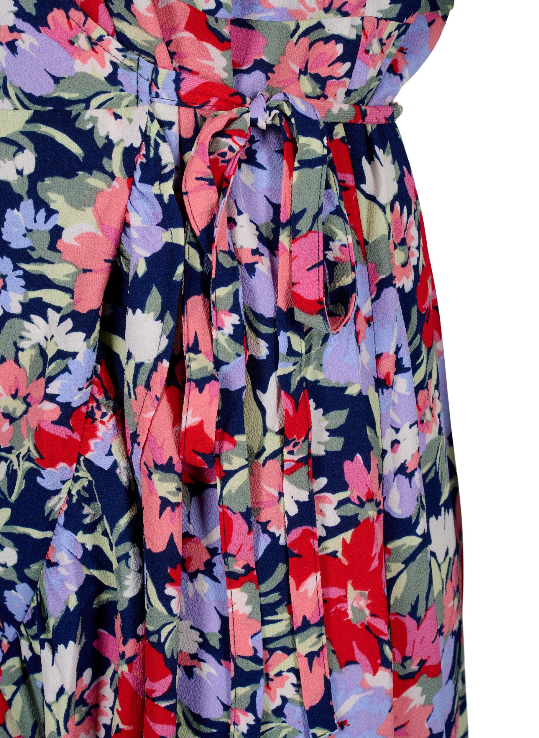 Zizzi Blumiges Wickelkleid mit kurzen &Auml;rmeln, Blau, Packshot image number 3
