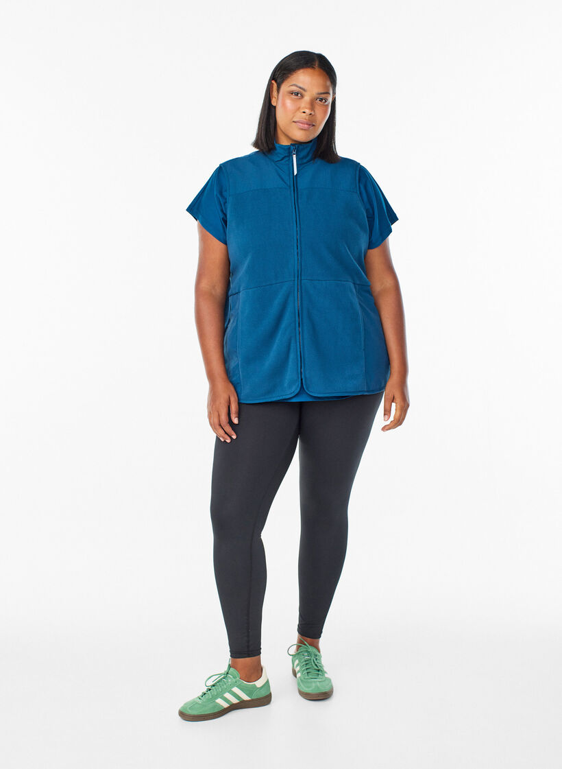 Gilet en polaire avec col montant et poches, Bleu, Model