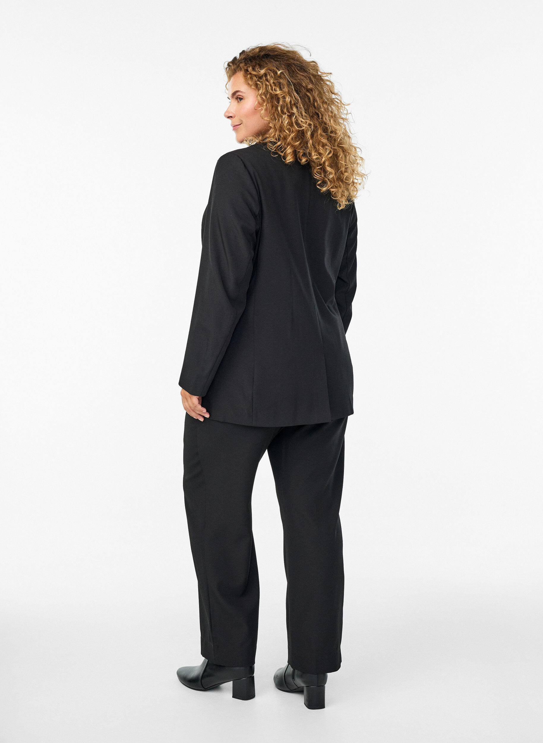 Zizzi FLASH - Pantalon ample avec poches, Noir, Model image number 1