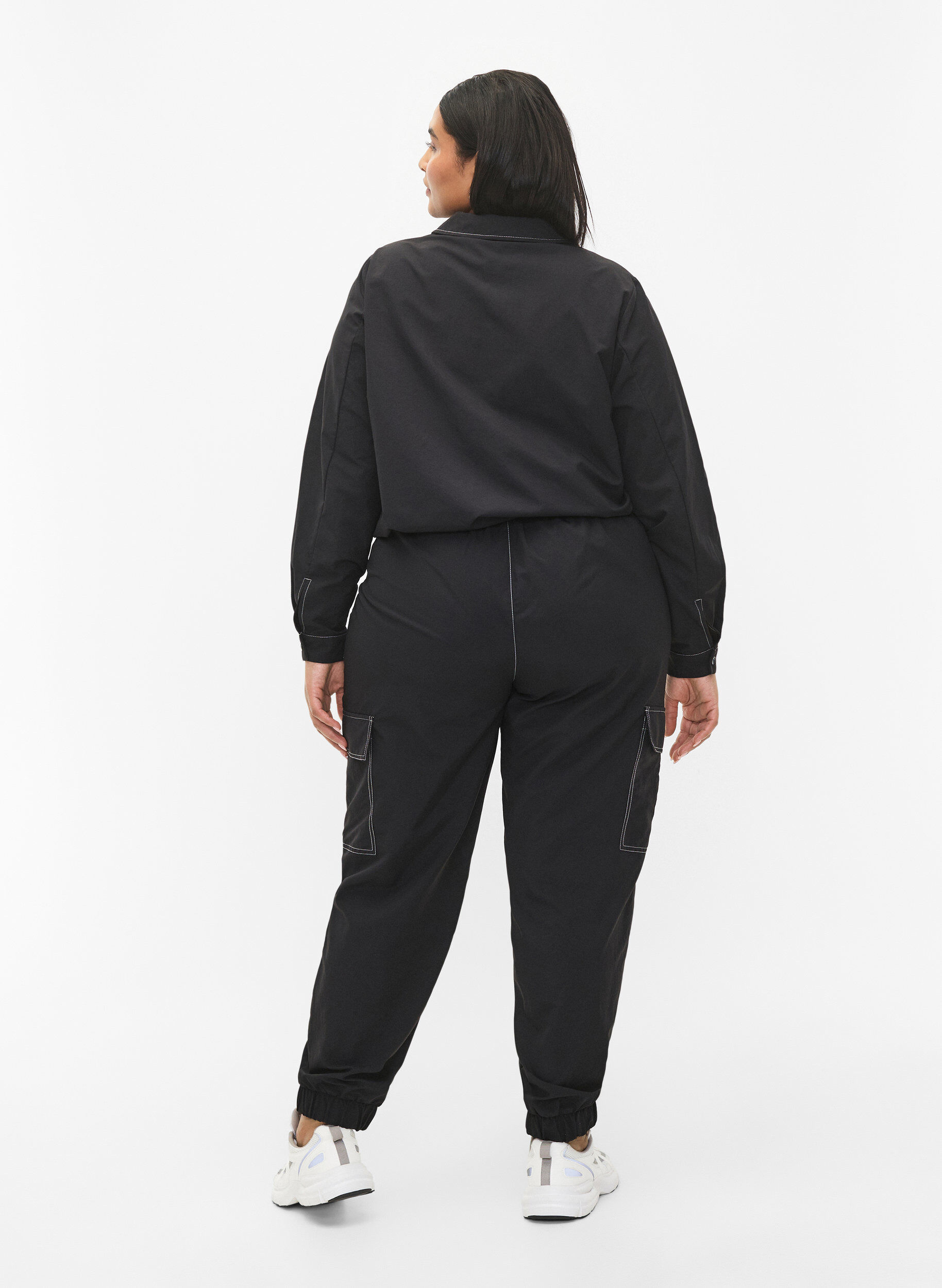 Zizzi Cargohose mit Kontrastn&auml;hten, Black, Model image number 1