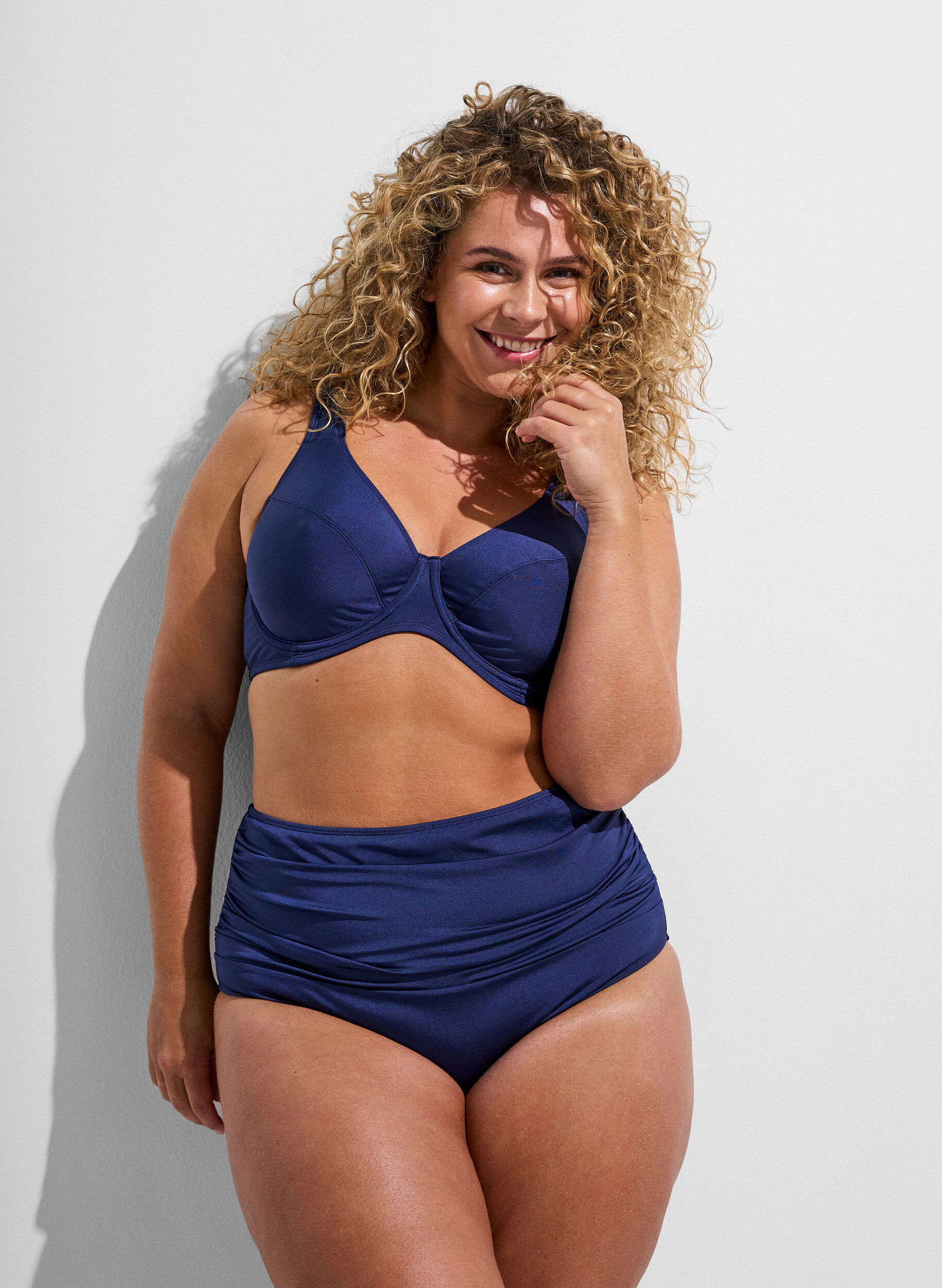Culotte de bikini drap&eacute;e taille haute, Bleu, Model