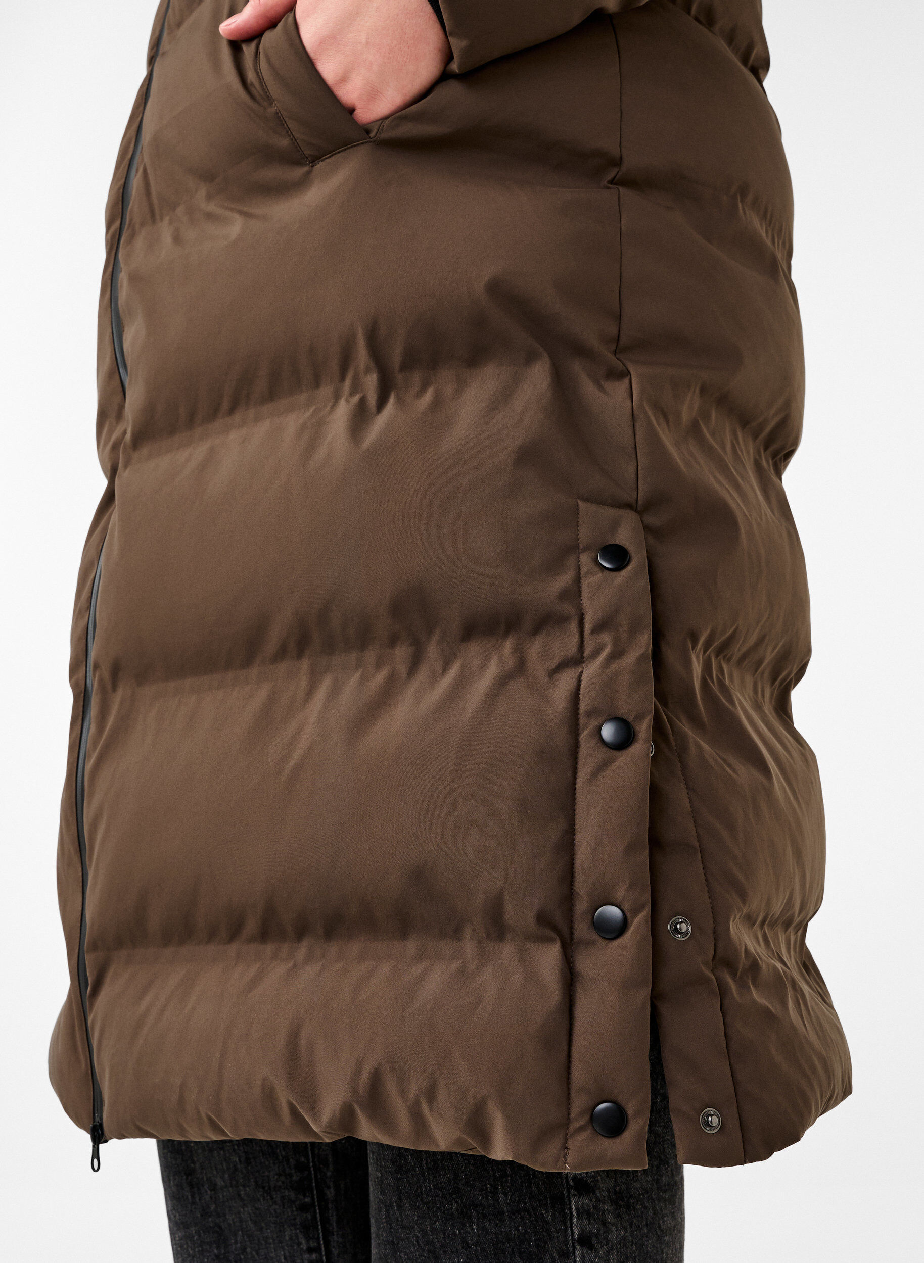 Zizzi Manteau d'hiver long et matelass&eacute; avec capuche, Marron, Model image number 4