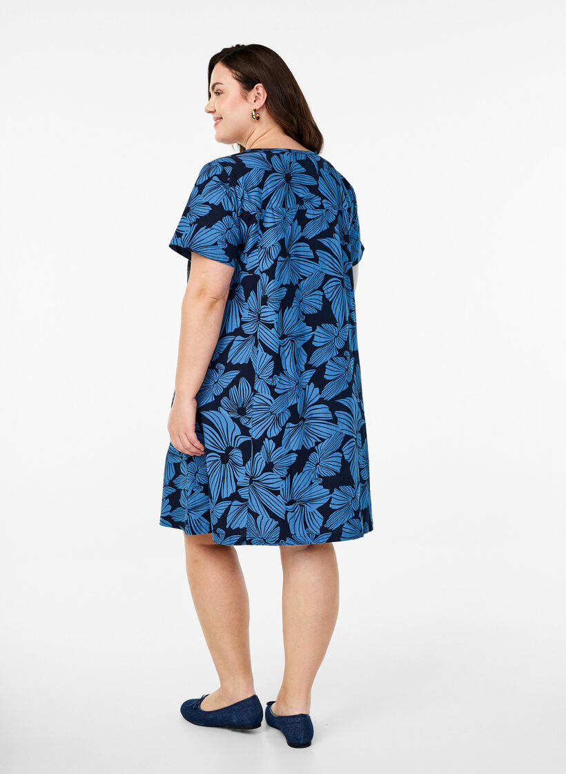 Kurzes A-Linien-Kleid mit floralem Print, Blau, Model image number 2