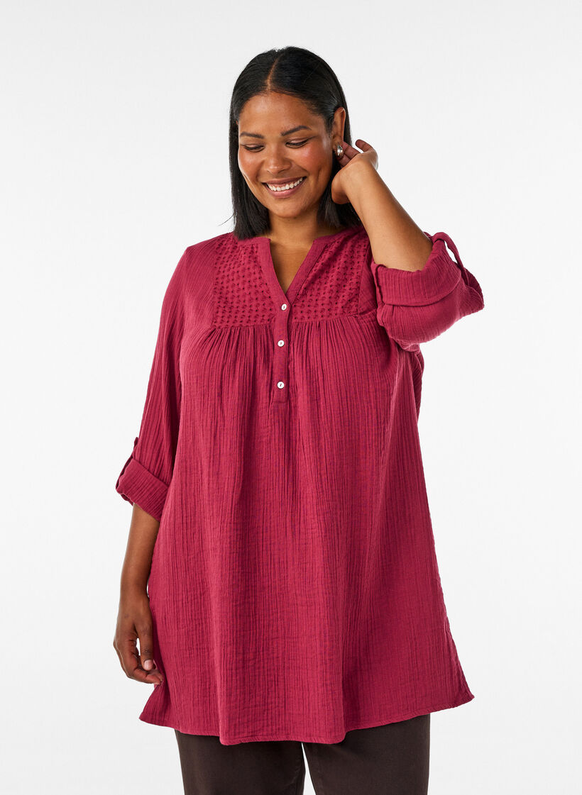 Tunique en mousseline de coton avec broderie anglaise, Rouge, Model image number 0