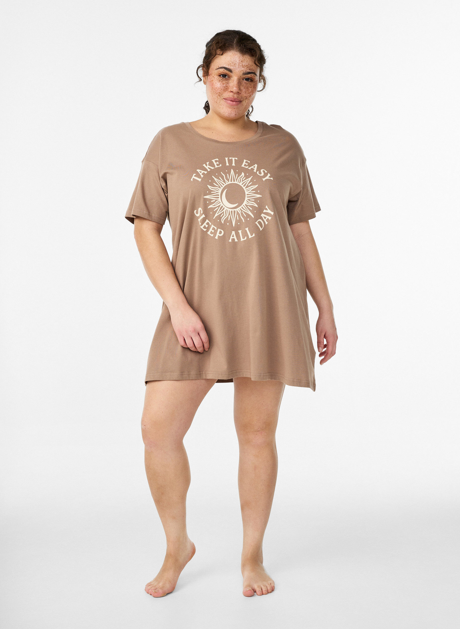Zizzi Langes Nachthemd aus Bio-Baumwolle mit Print, Beige, Model image number 1