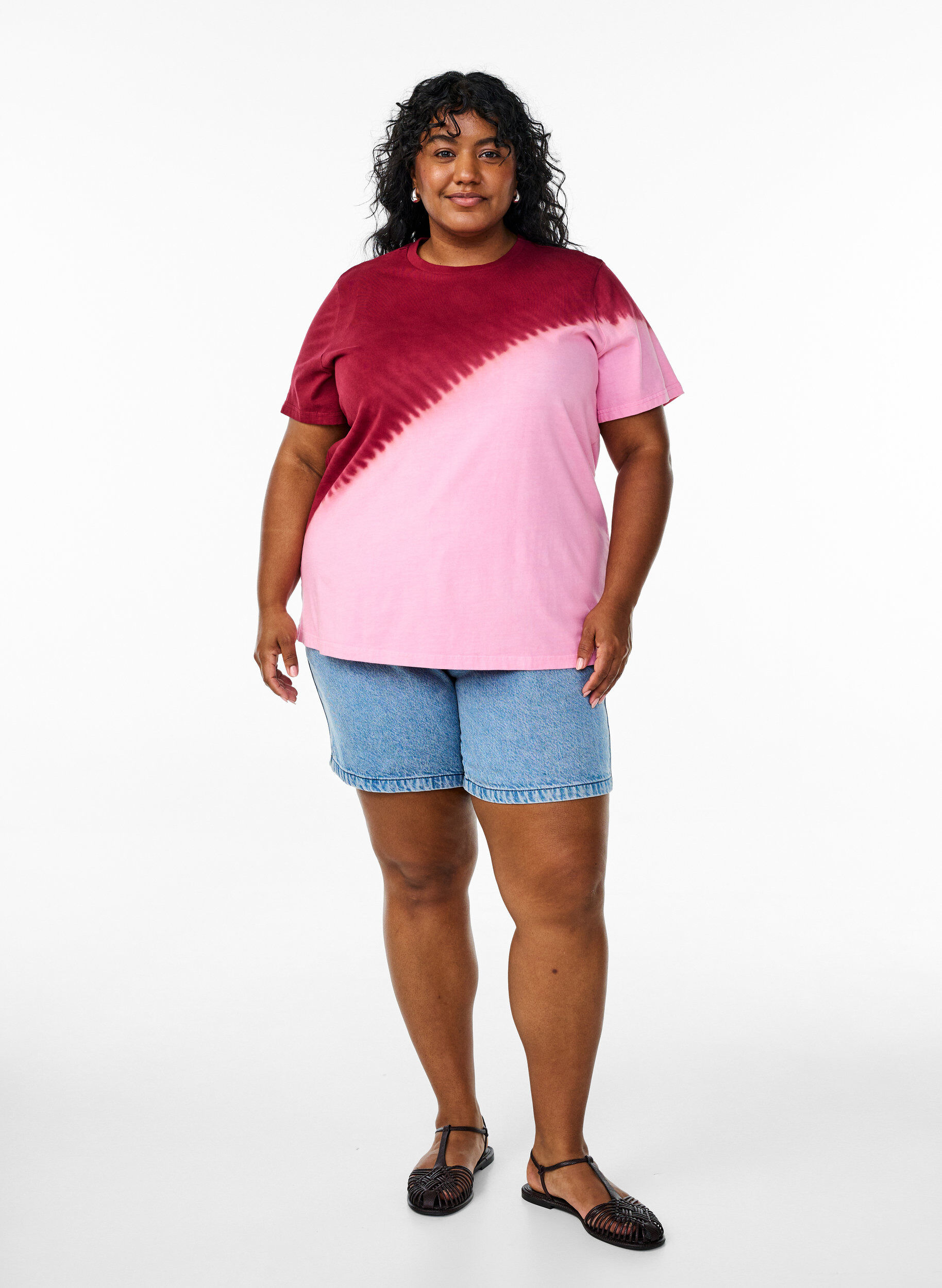 Zizzi T-shirt dip-dye en coton biologique, Rouge, Model image number 1