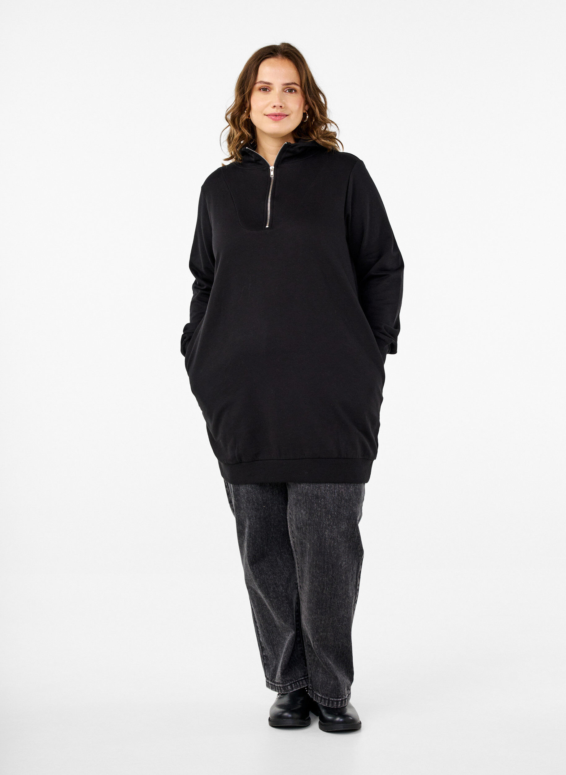 Zizzi Sweat-Tunika mit Kapuze und Rei&szlig;verschluss, Black, Model image number 2