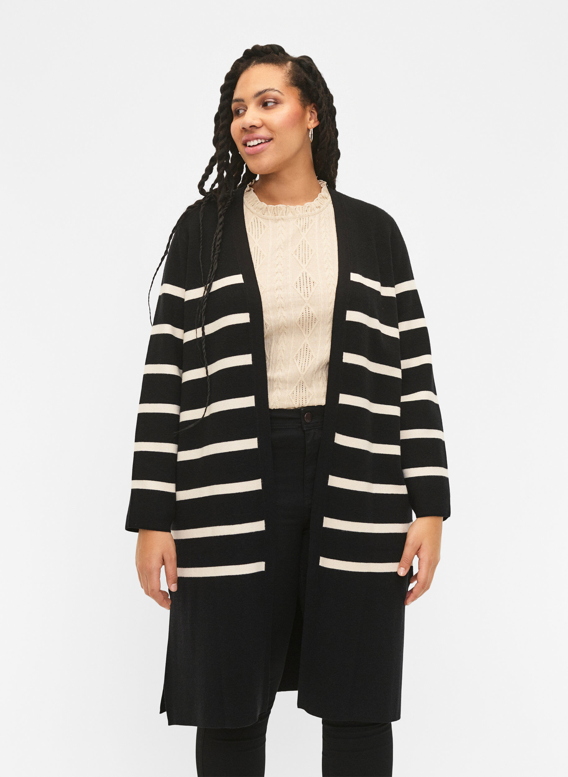 Zizzi Cardigan en tricot ray&eacute; en m&eacute;lange de viscose, Black w. Birch, Model image number 0