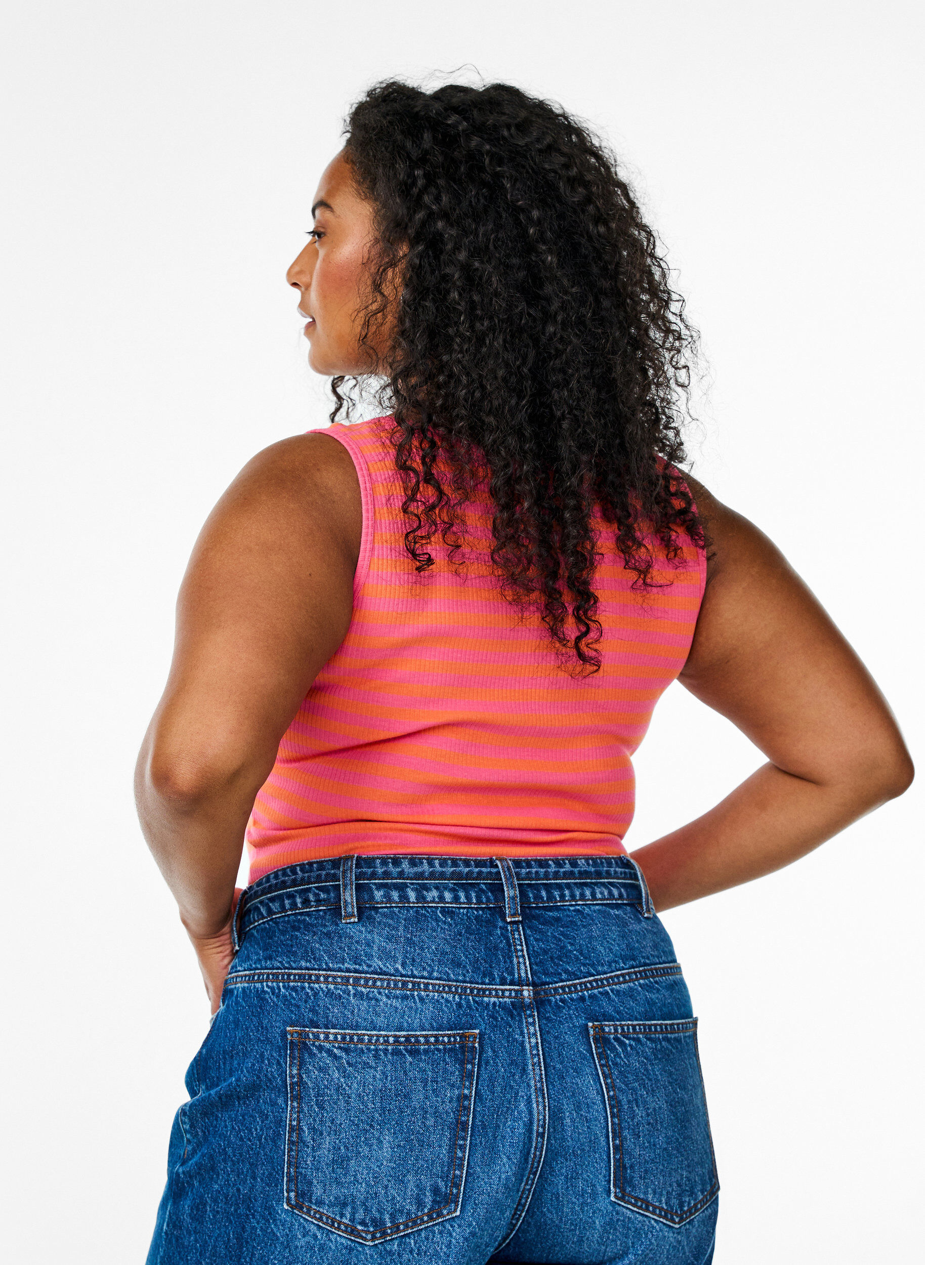 ZizziD&eacute;bardeur &agrave; rayures avec une structure c&ocirc;tel&eacute;e, Corail, Model image number 2