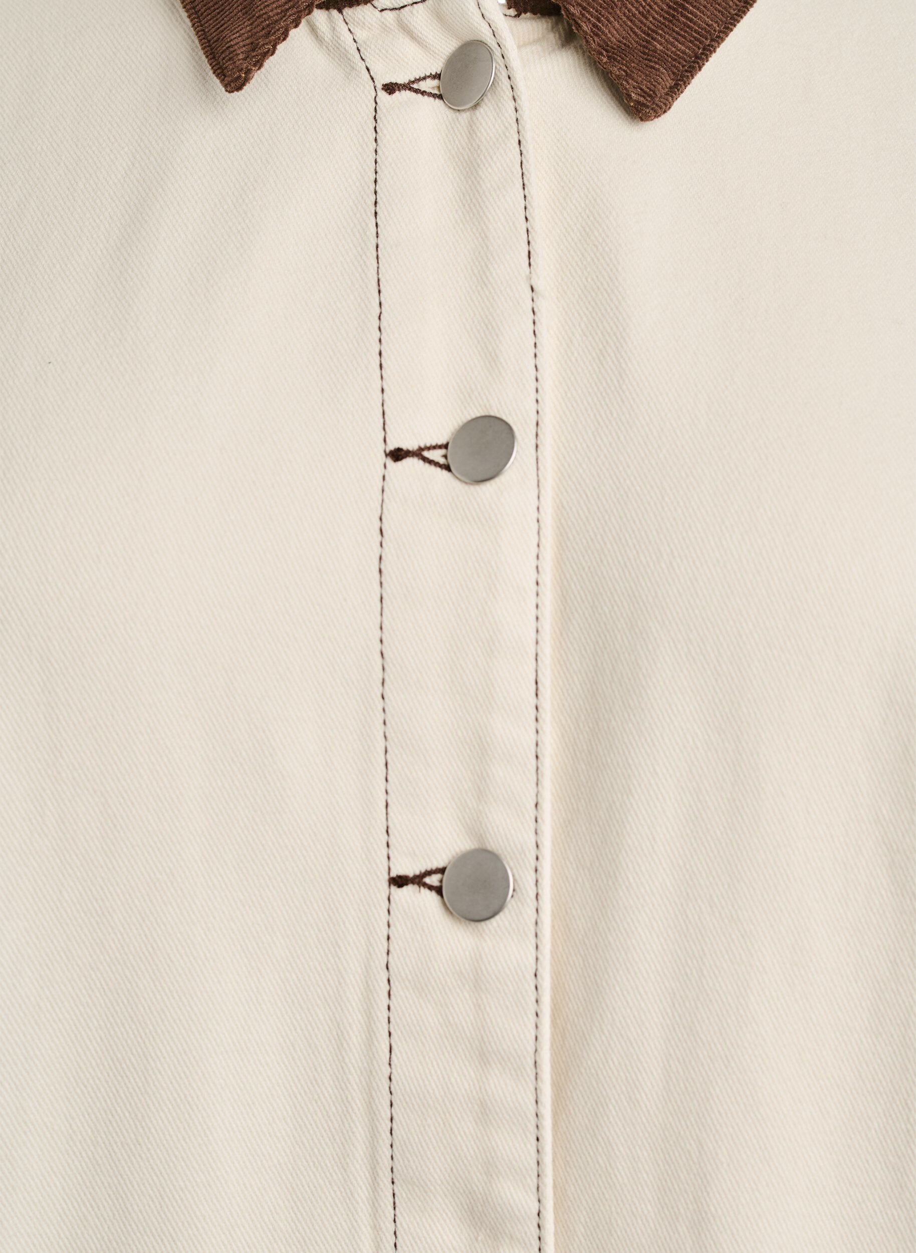 Zizzi Farbige Jeansjacke mit Kontrastkragen, Vanille, Packshot image number 2