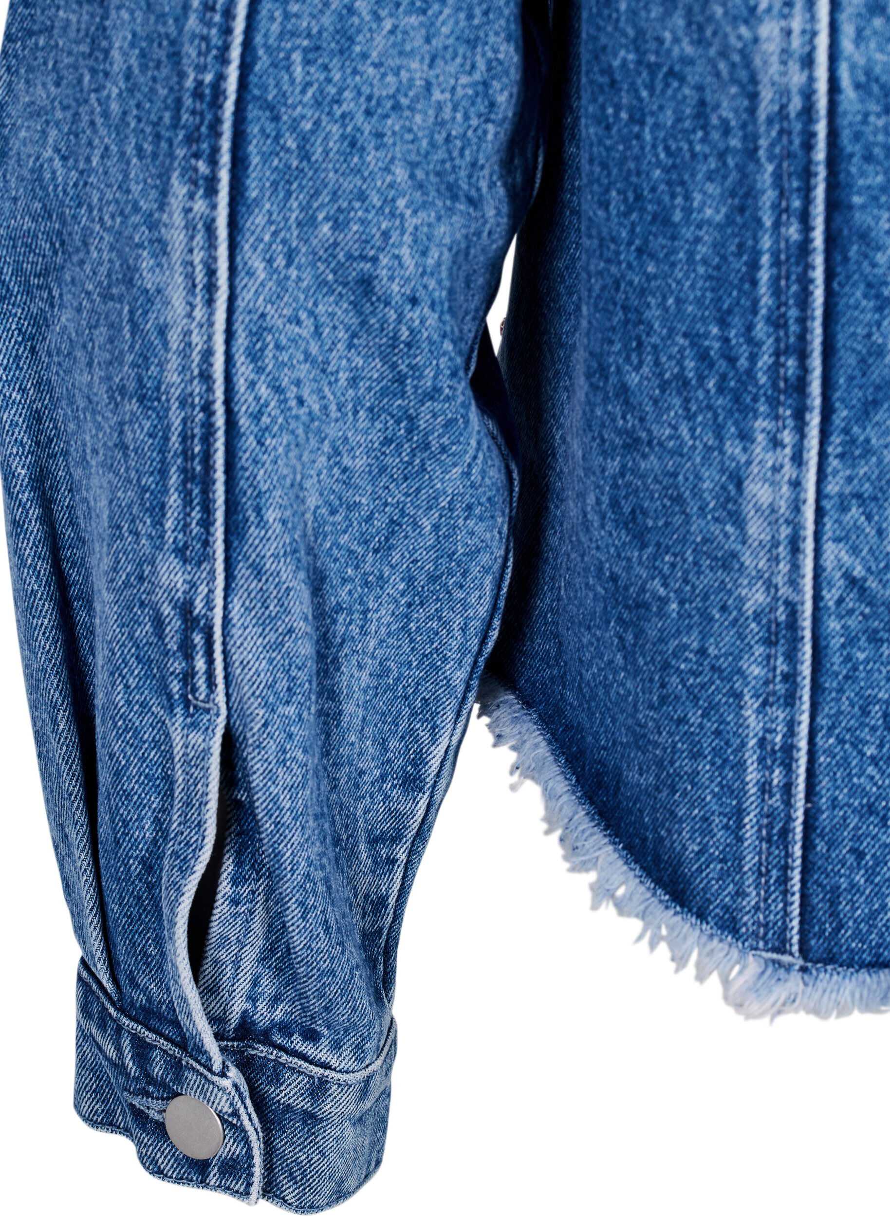 Zizzi Veste en jean &agrave; strass avec un ourlet brut, Bleu, Packshot image number 3