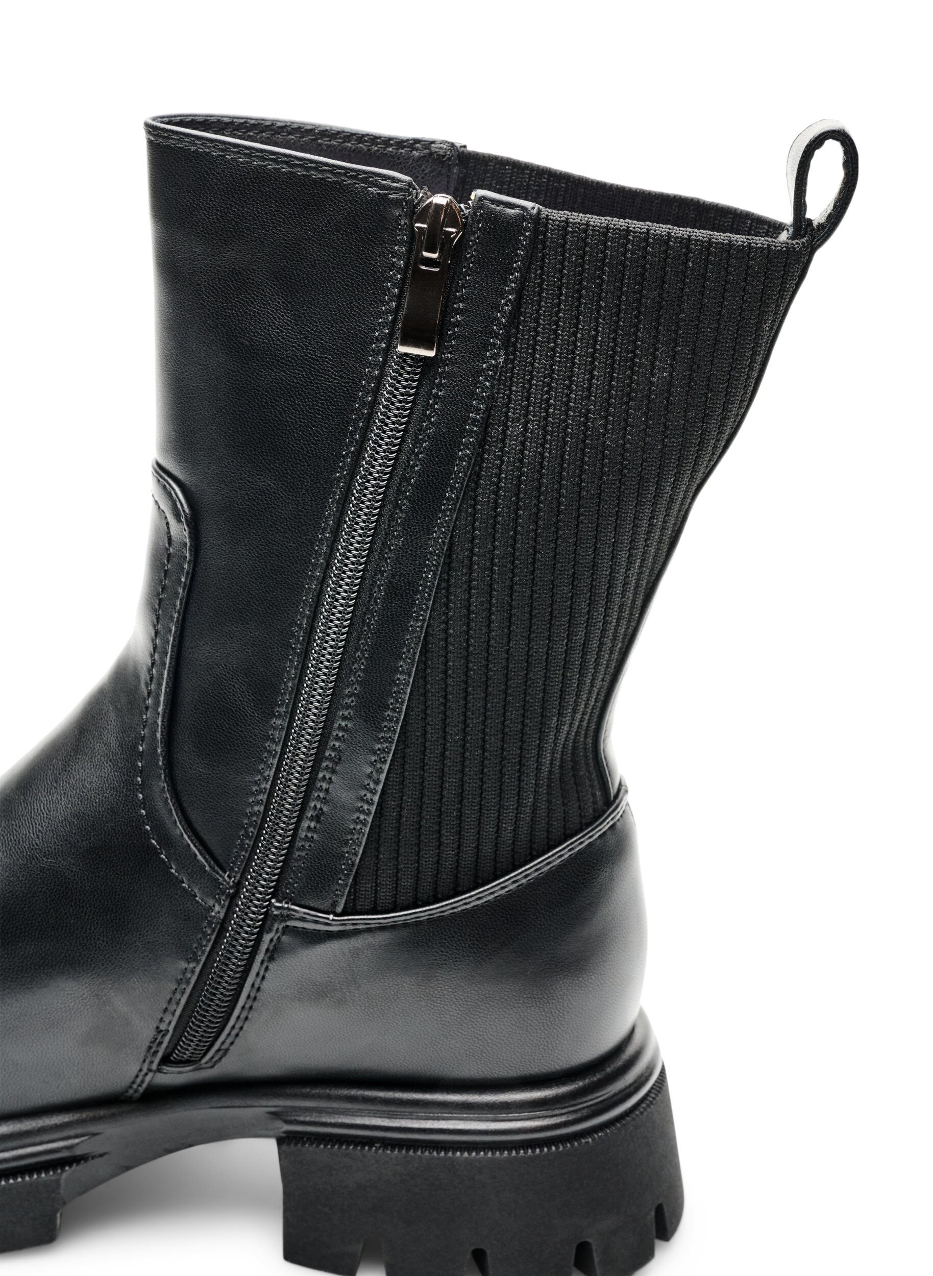ZizziChelsea-Boot mit klobiger Sohle und gerippten Eins&auml;tzen, Schwarz, Packshot image number 3