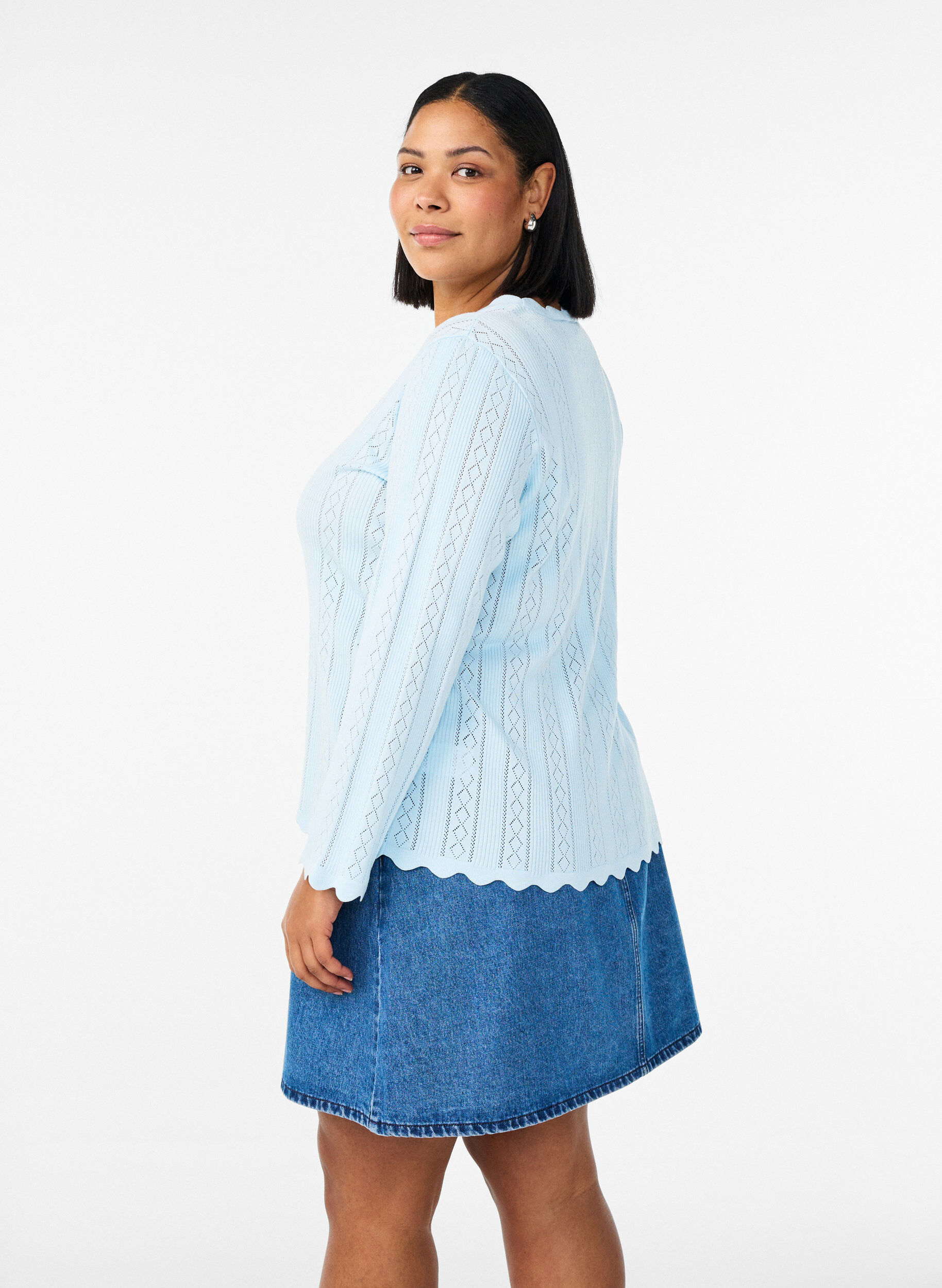 Zizzi Jupe en jean courte &agrave; coupe &eacute;vas&eacute;e, Bleu, Model image number 2