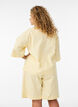 Gestreifte hoch taillierte Shorts mit lockerer Passform, Gelb, Model image number 2