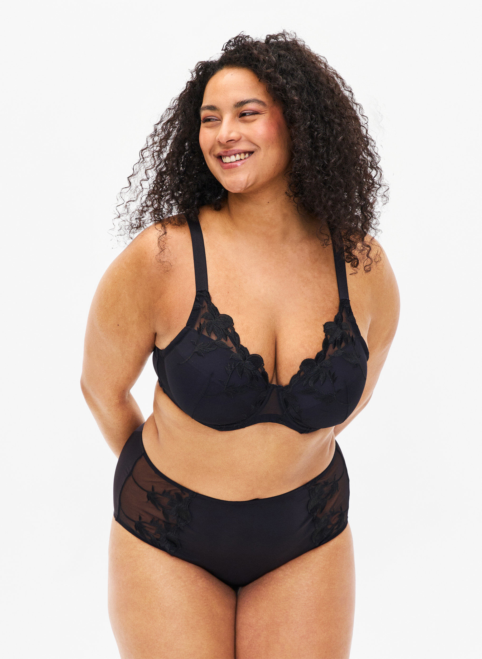 Zizzi Hipster-Slip mit Stickerei und normaler Taille, Black, Model image number 0