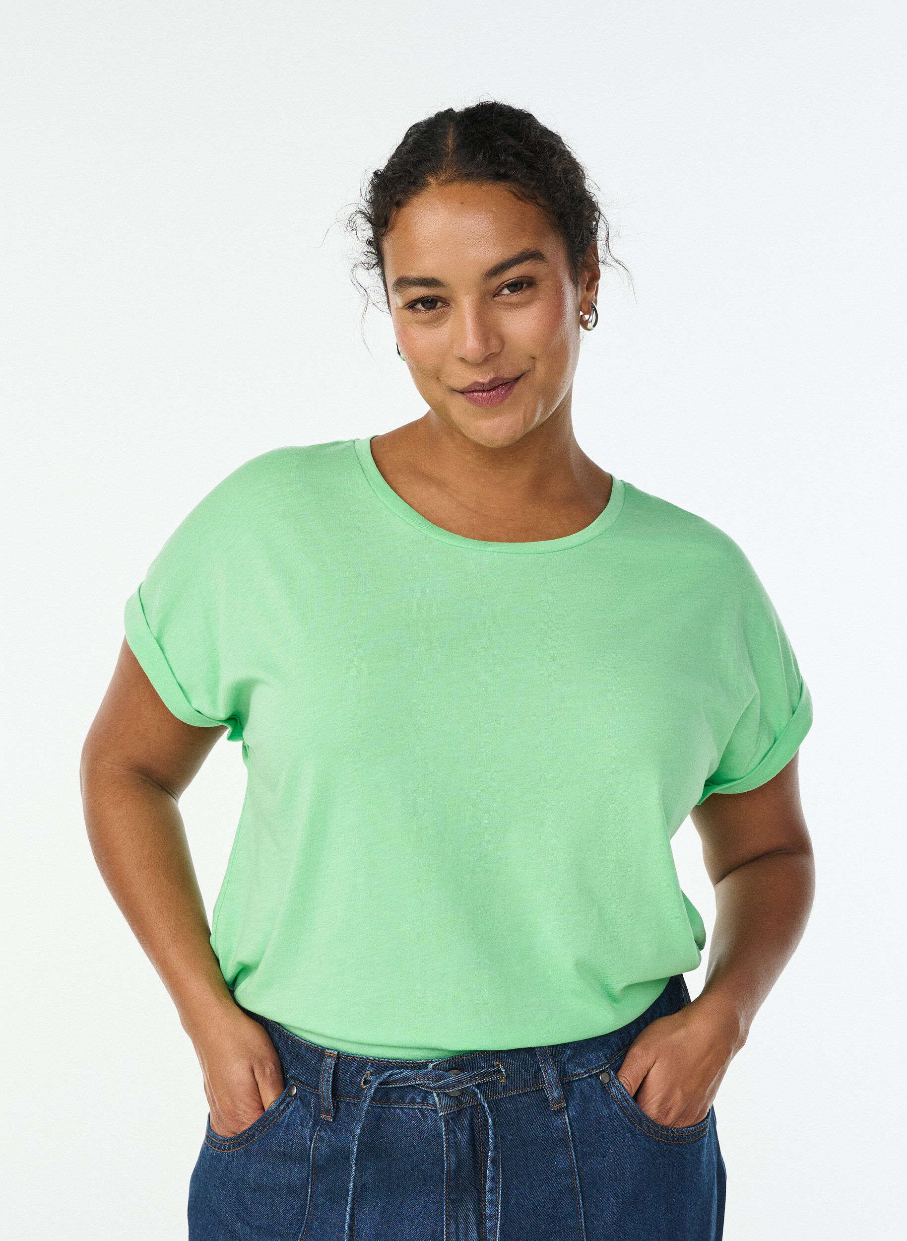 ZizziKurz&auml;rmliges T-Shirt aus einer Baumwollmischung, Gr&uuml;n, Model image number 0