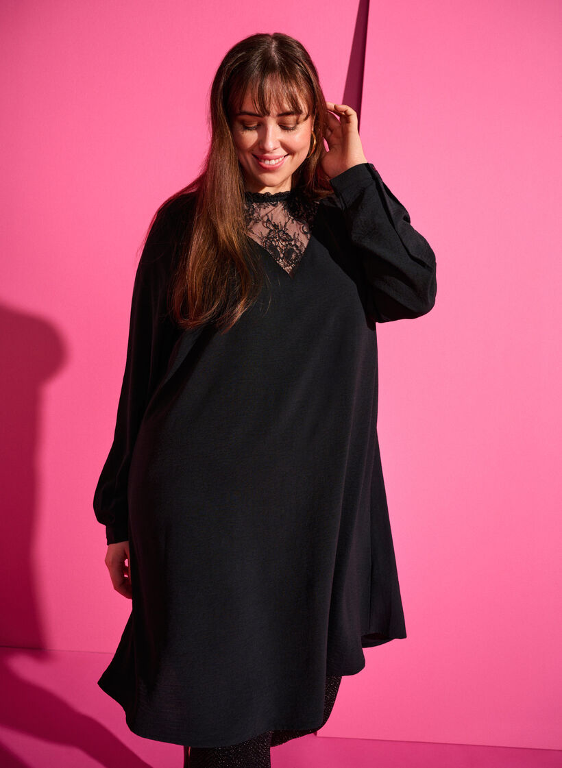 Kleid mit Spitzendetails, Black, Image image number 0
