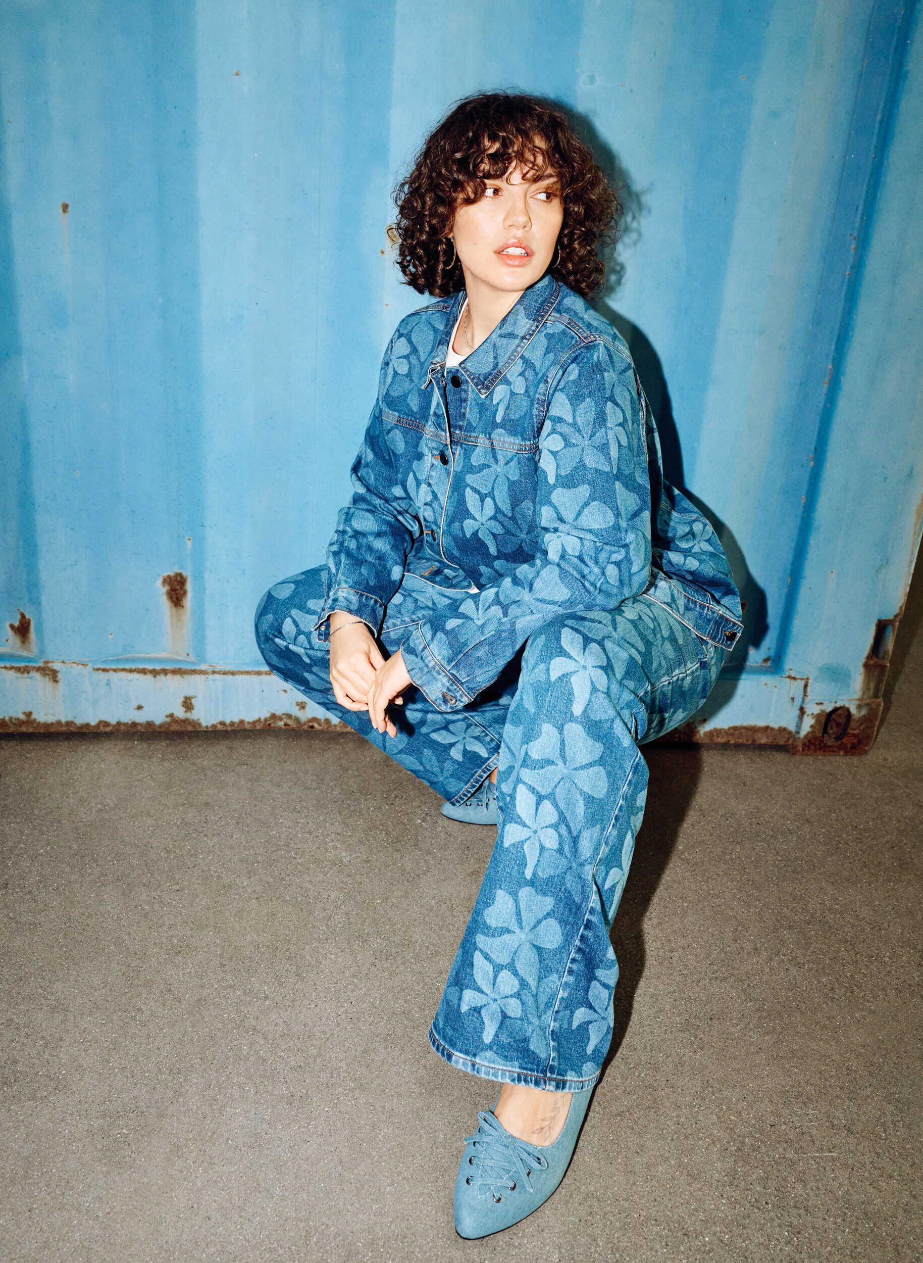 Zizzi Gebl&uuml;mte Jeansjacke, Blau, Image image number 0