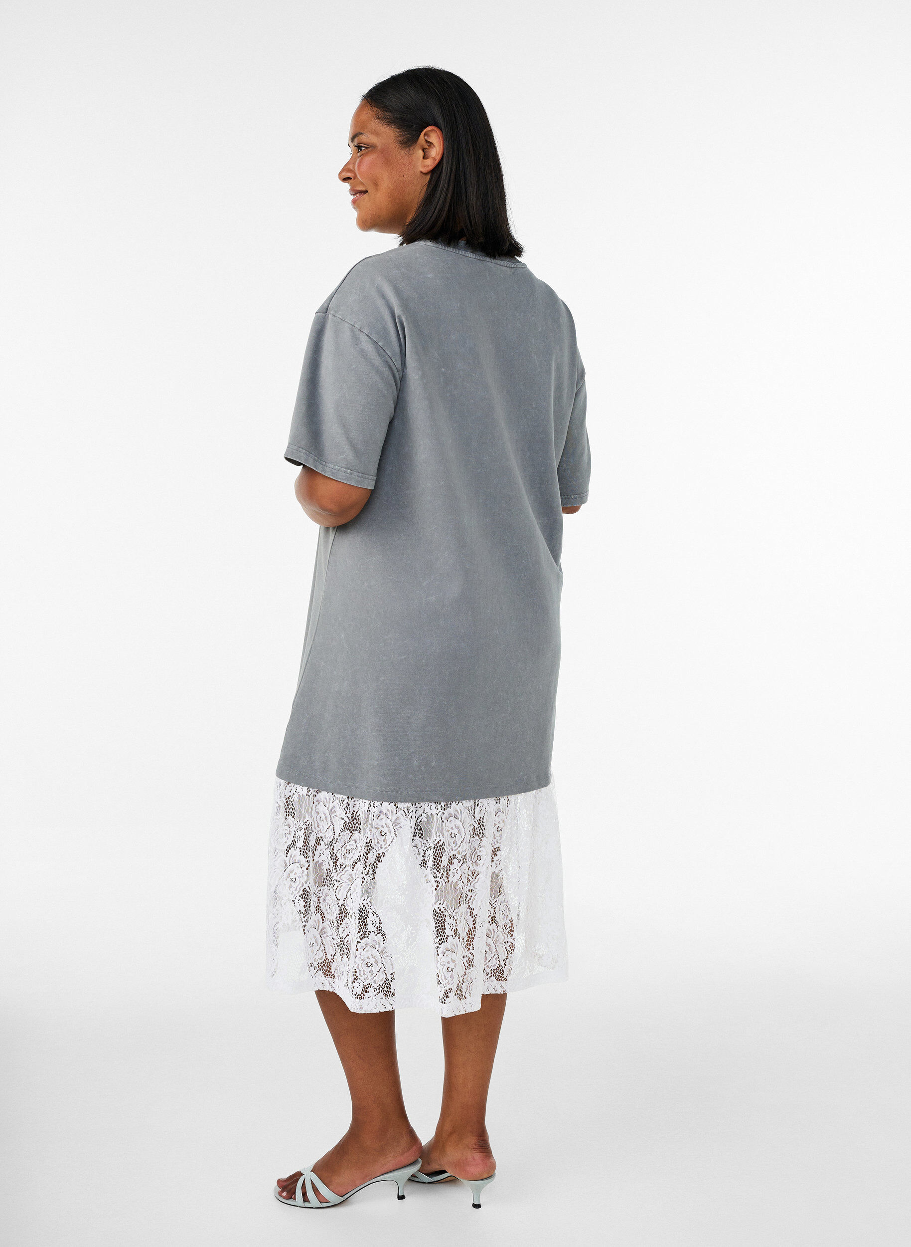ZizziLockeres T-Shirt-Kleid mit Spitzen, Grau, Model image number 1