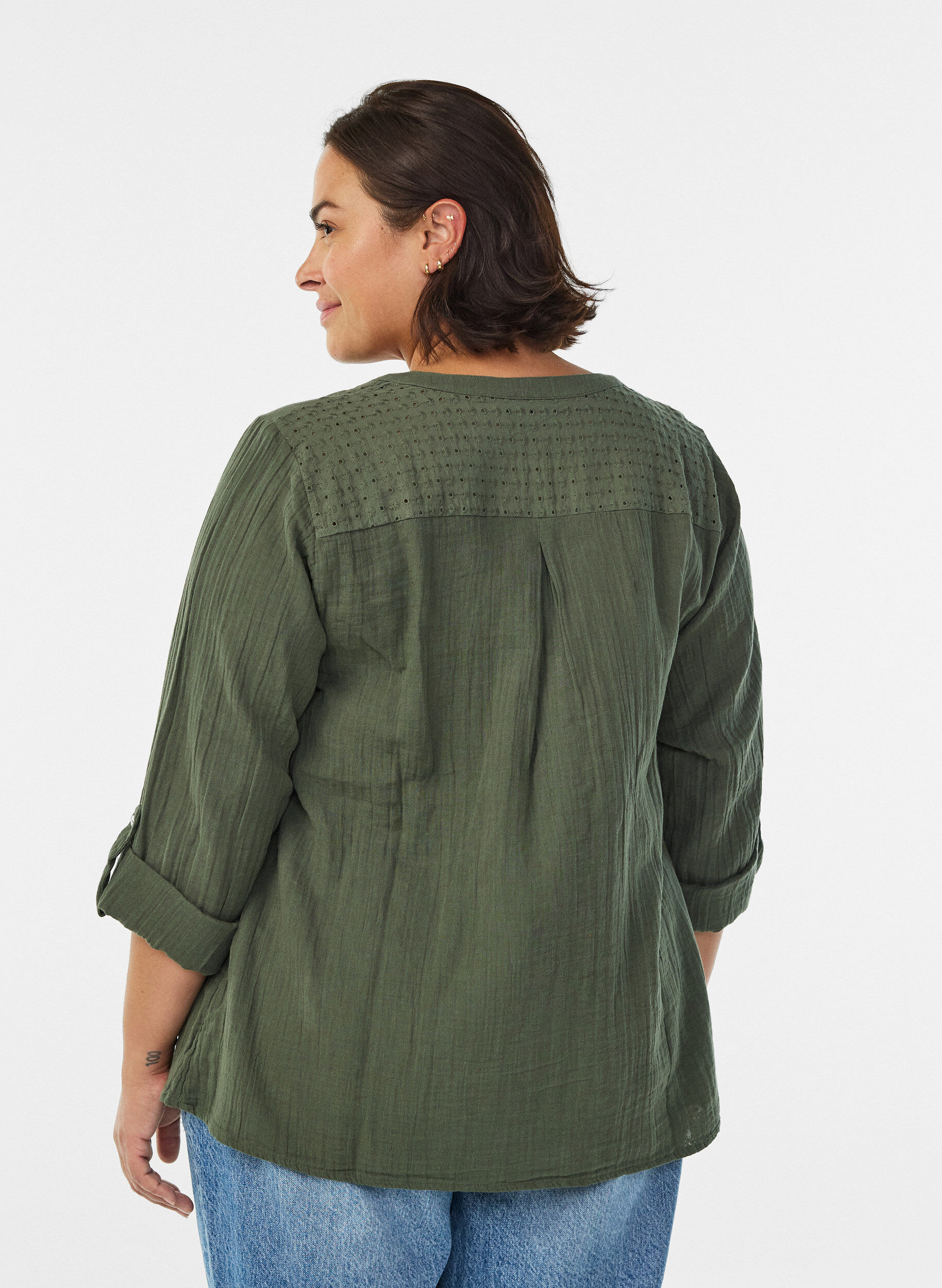 Zizzi Bluse aus Baumwollmusselin mit Lochstickerei, Gr&uuml;n, Model image number 2