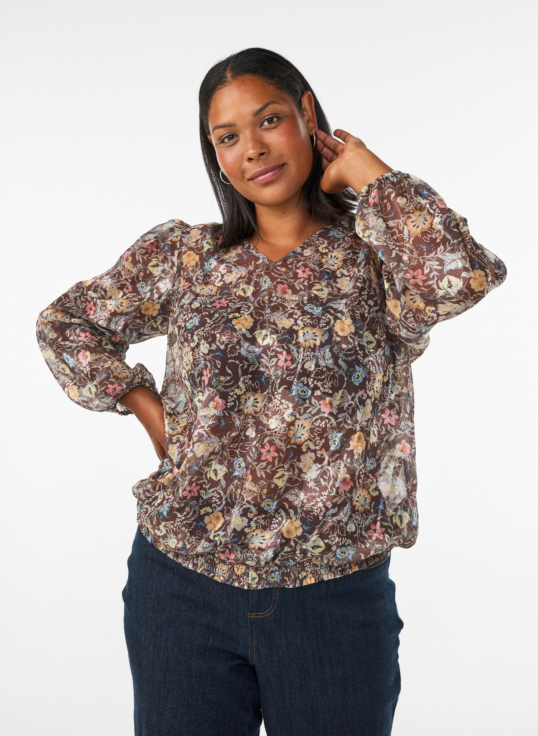 Bluse mit Blumenmuster und Ballon&auml;rmeln, Braun, Model