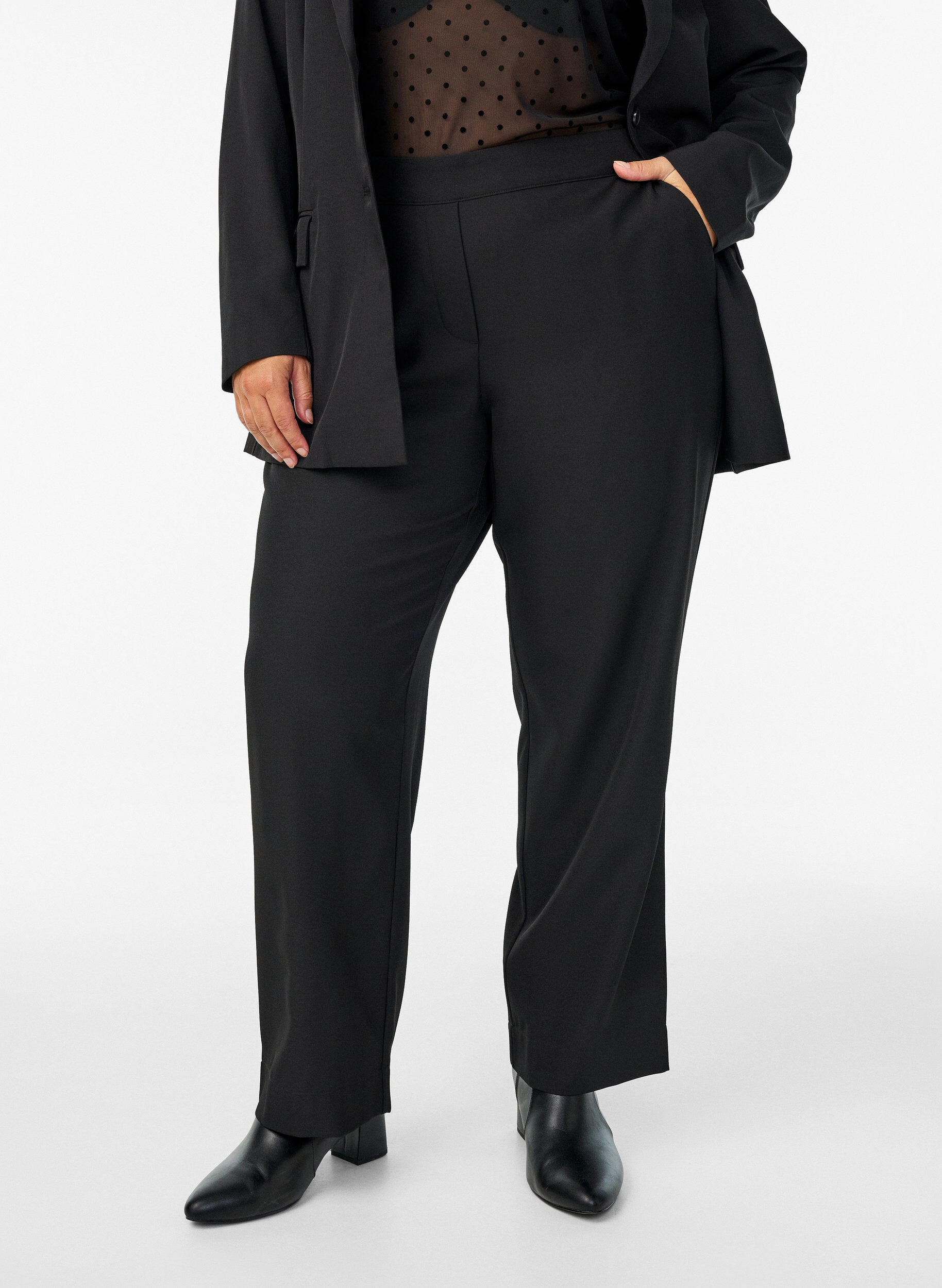 ZizziLockere Hose mit Taschen, Schwarz, Model image number 2