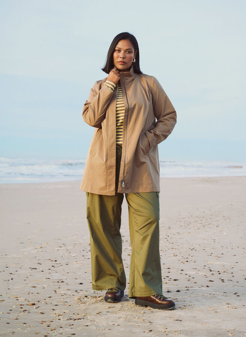 &Uuml;bergangsjacke mit Taschen und hohem Kragen, Braun, Image image number 0