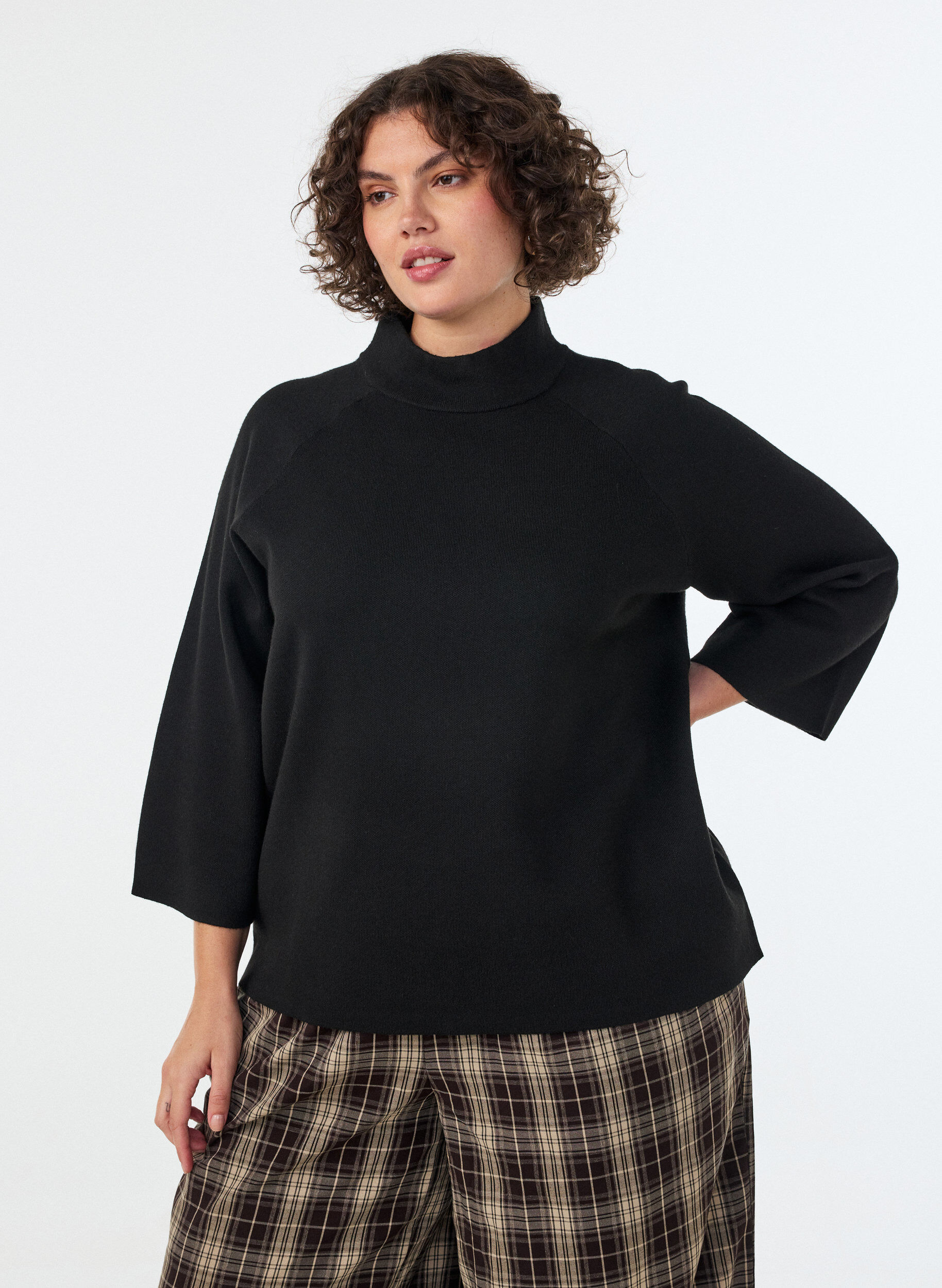 ZizziStrickbluse aus einer Viskosemischung mit Rollkragen, Schwarz, Model image number 0