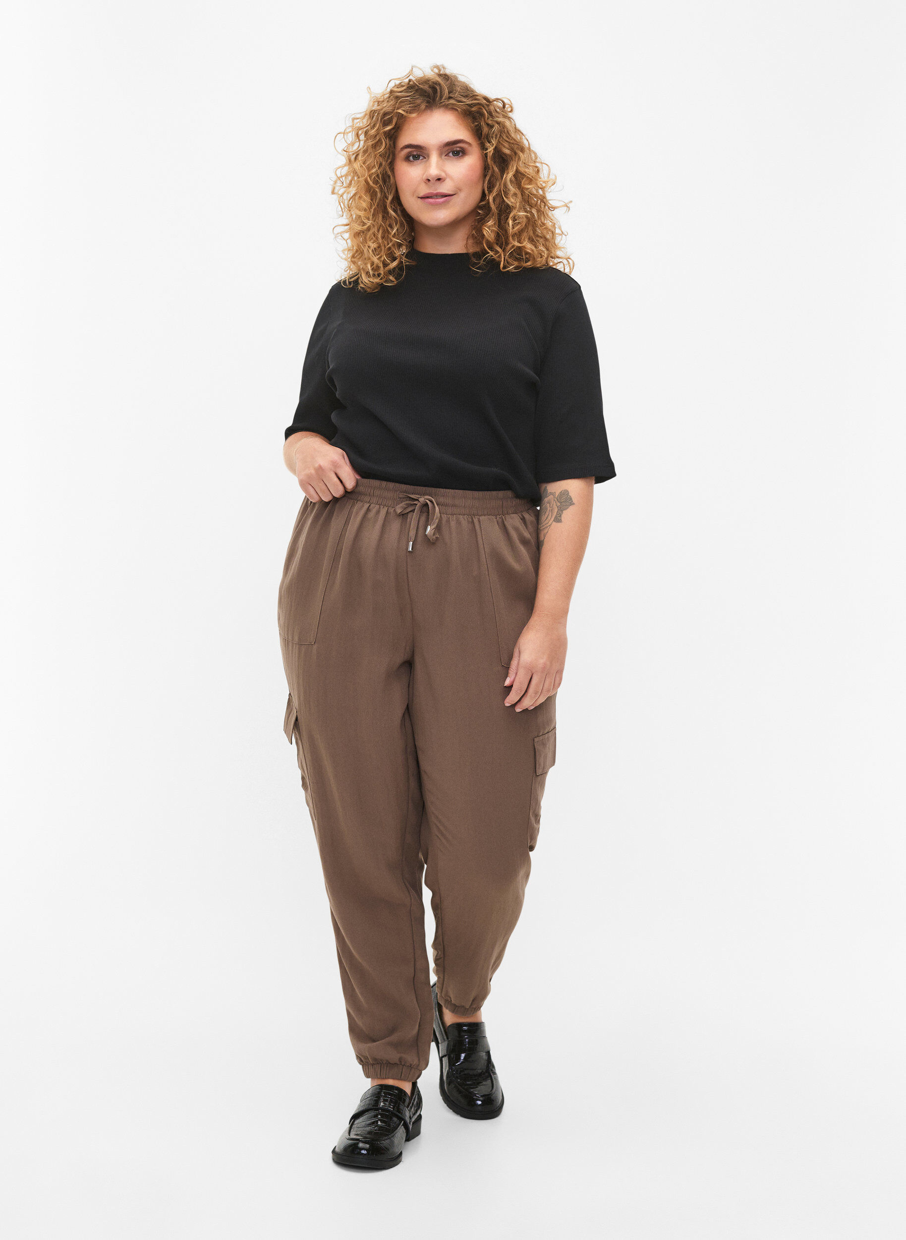 Zizzi Pantalon ample en viscose avec grandes poches, Chocolate Chip, Model image number 0