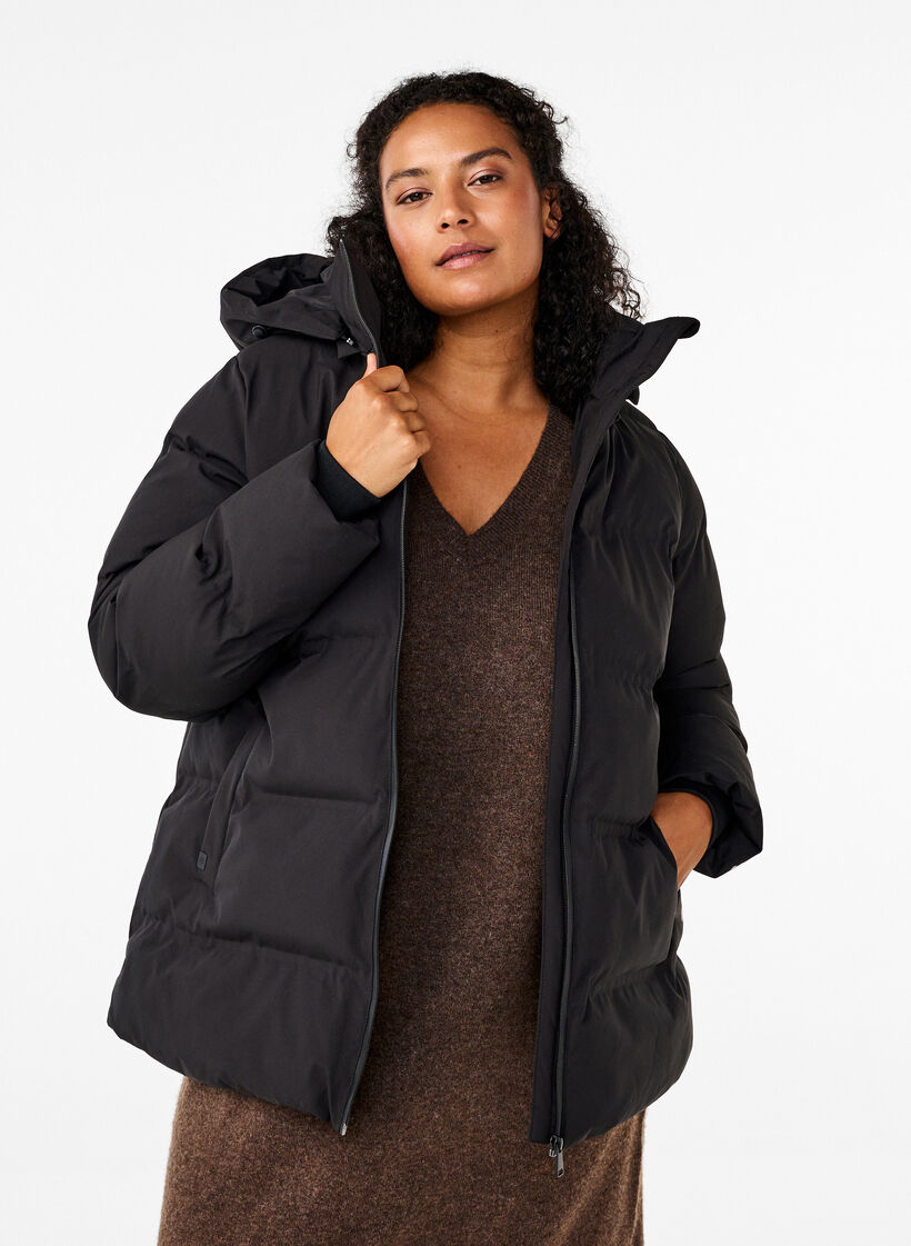 Kurze Steppjacke mit Kapuze, Schwarz, Model image number 0