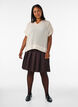 Blouse en seersucker avec col en V, Beige, Model image number 1