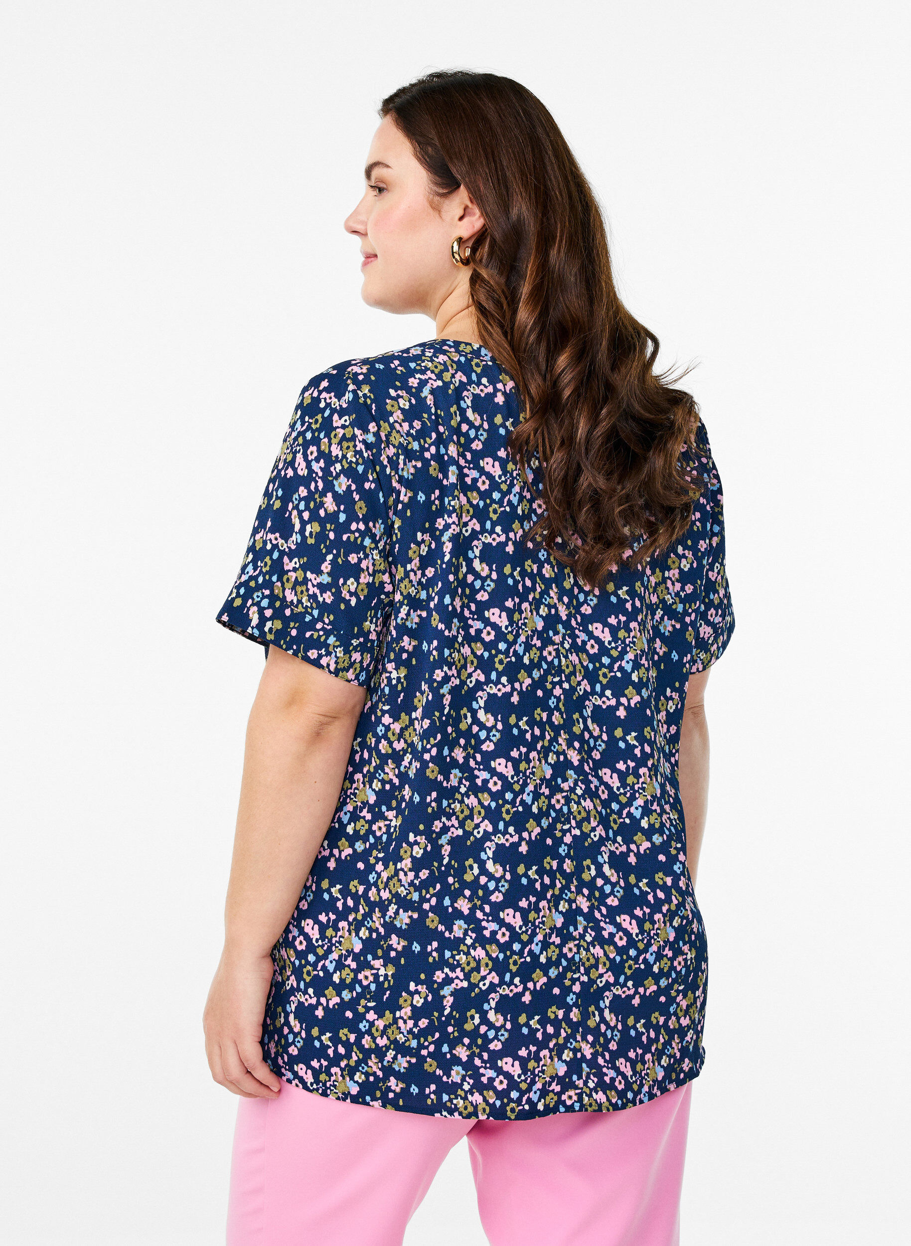 Zizzi Bluse mit kurzen &Auml;rmeln und V-Ausschnitt, Pink, Model image number 2