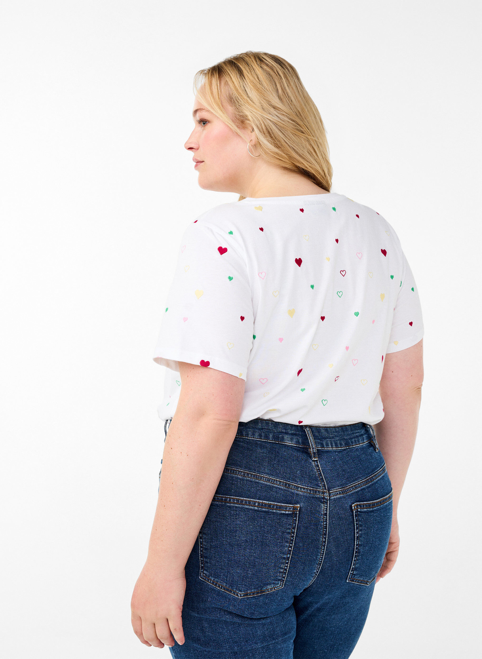 Zizzi T-shirt en coton biologique avec des c&oelig;urs, White Heart Emb., Model image number 1