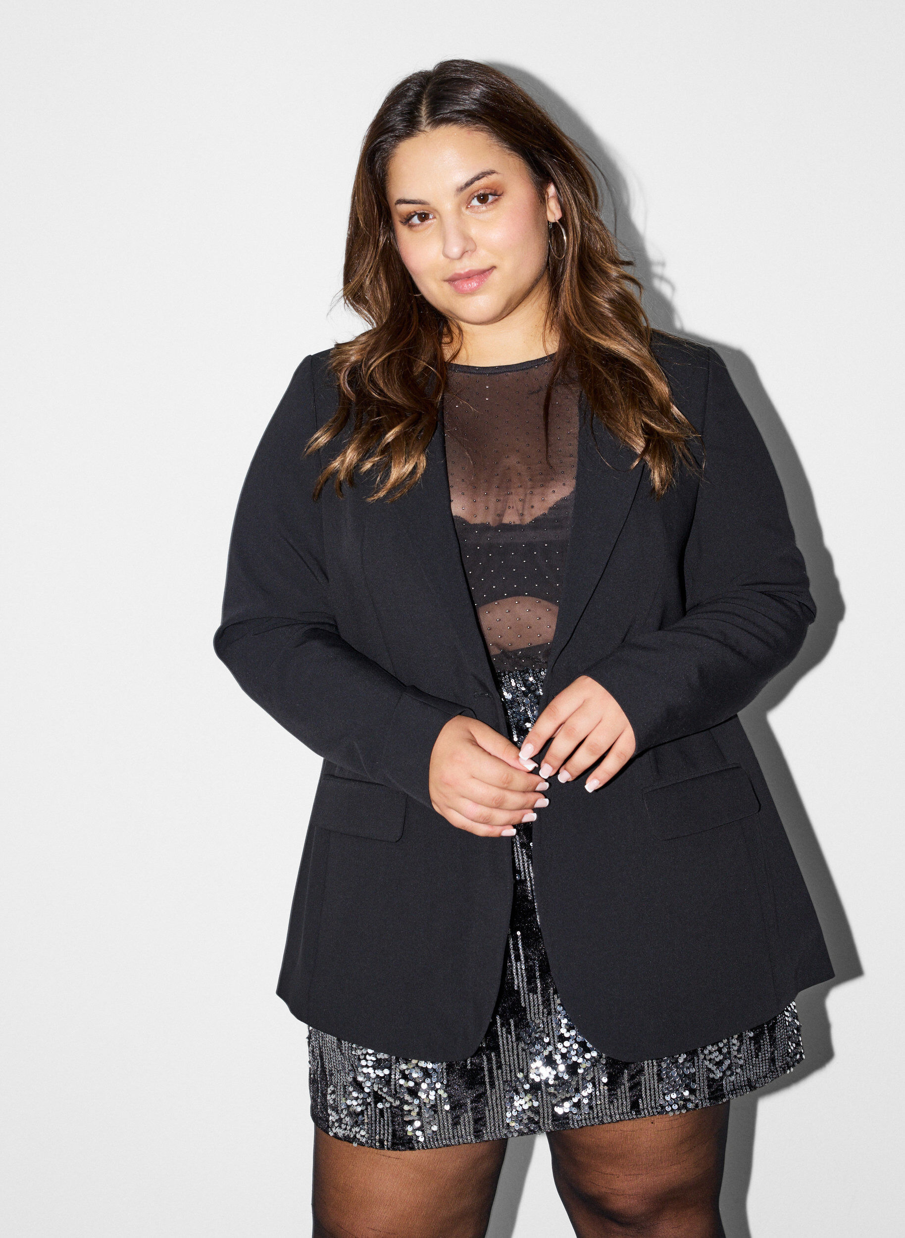 ZizziBlazer mit R&uuml;ckenschlitz und Bindedetail, Schwarz, Model image number 0