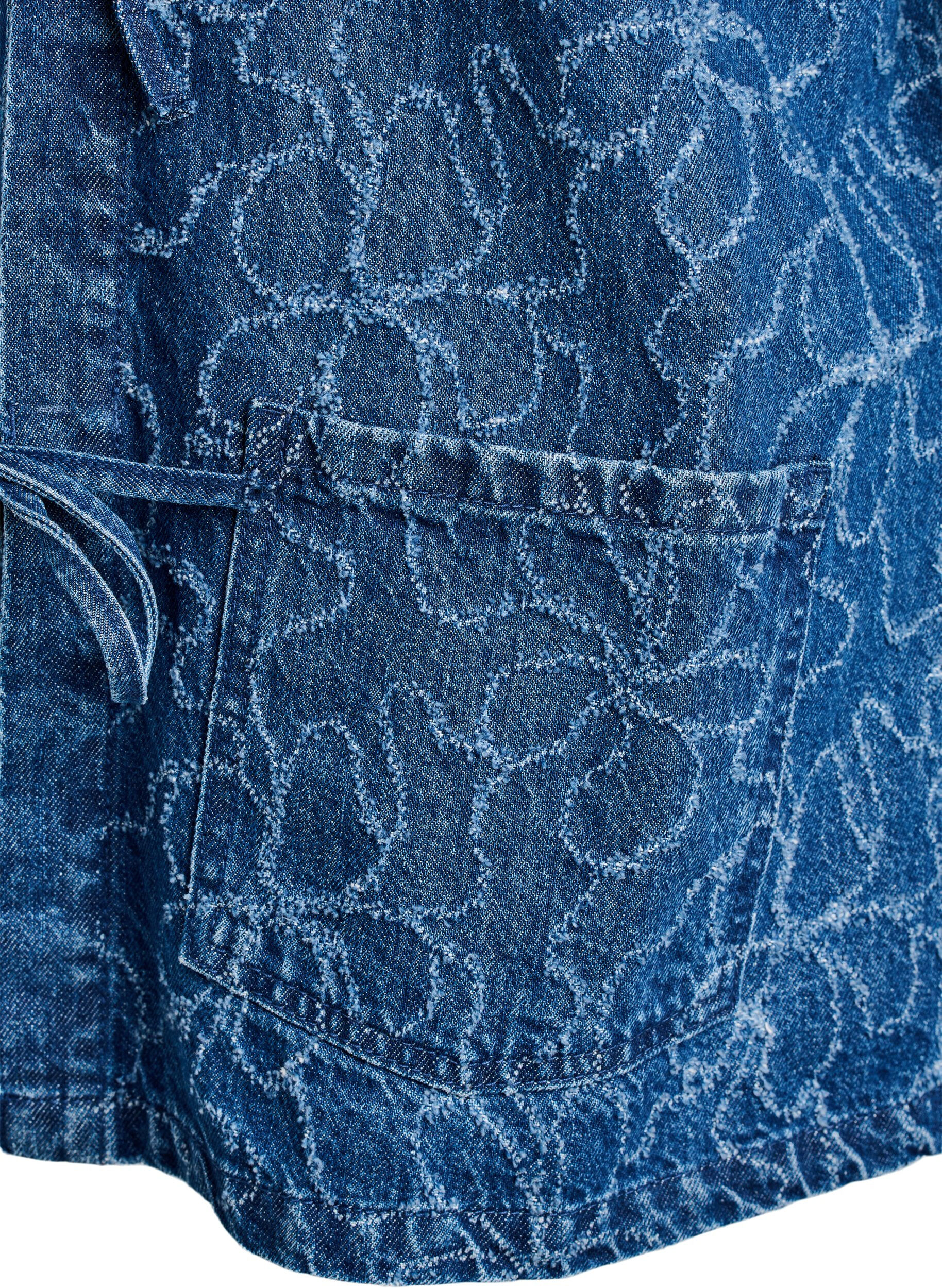 Zizzi Jeansjacke mit Bindeverschluss und Taschen, Blue Denim Destroy, Packshot image number 3