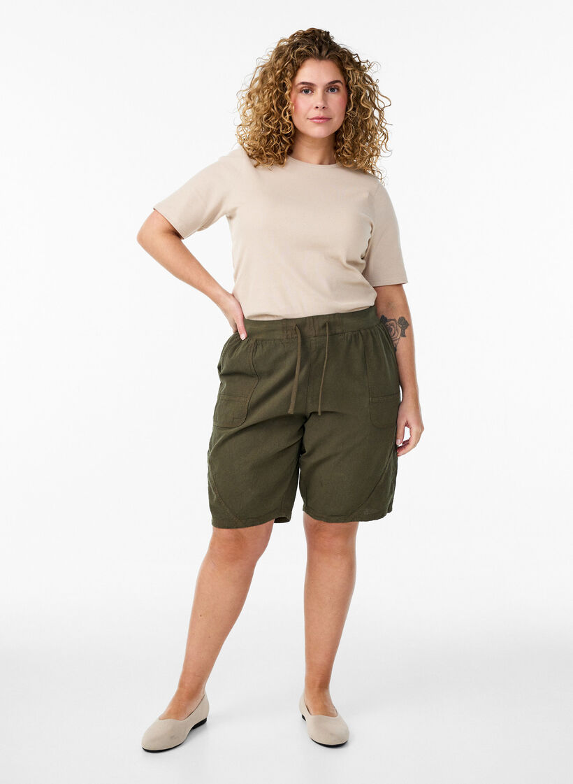 Lockere Shorts aus Baumwolle mit Taschen, Gr&uuml;n, Model image number 1