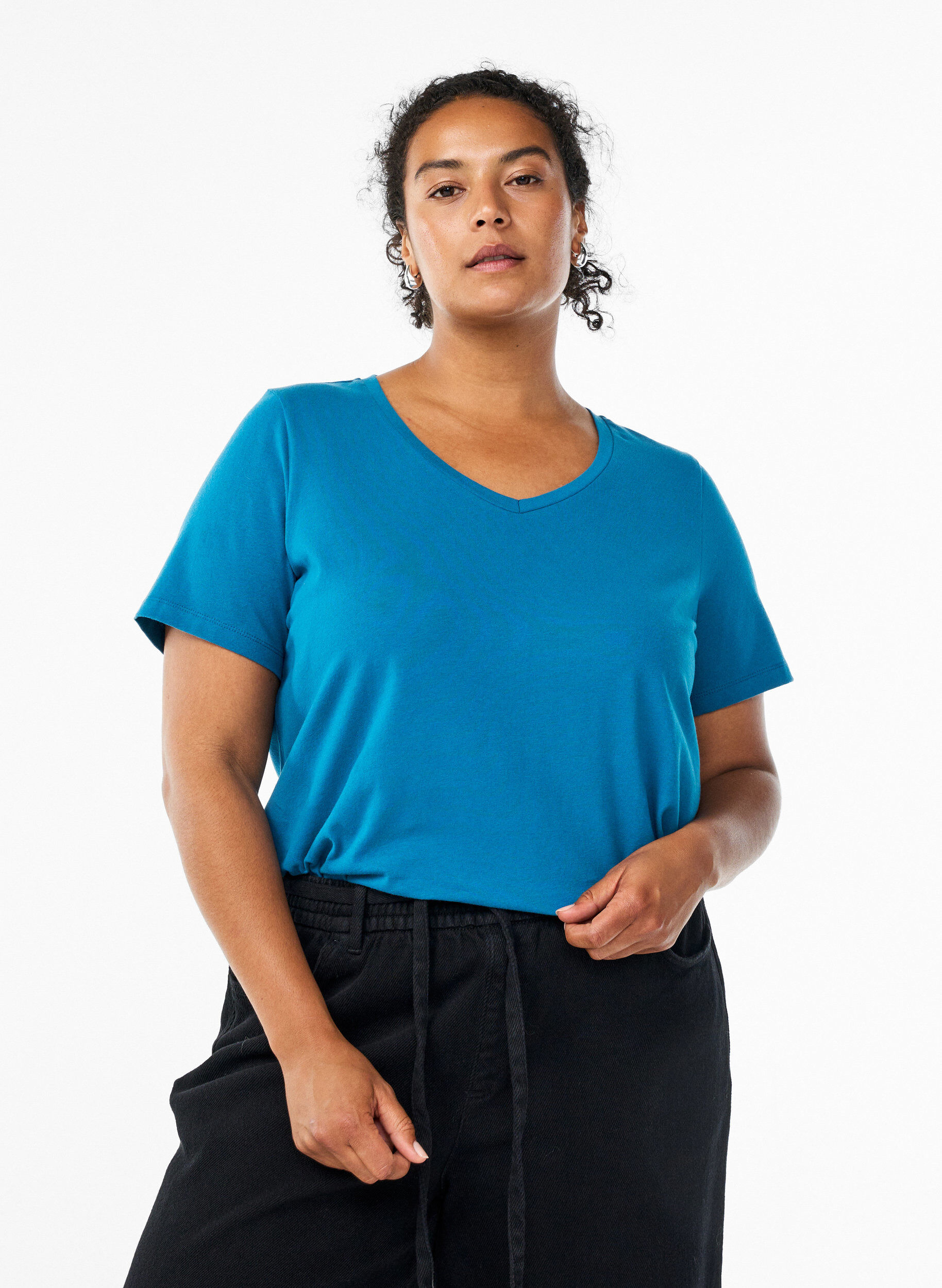 T-shirt basique en coton de couleur unie, Bleu p&eacute;trole, Model