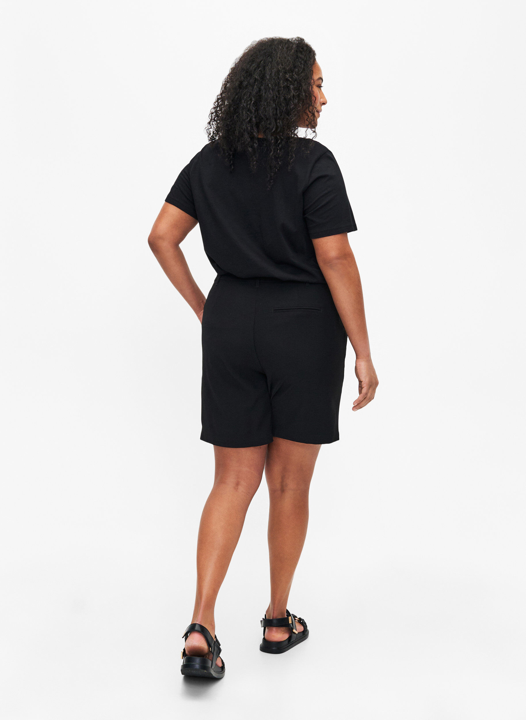 Zizzi Bermuda-Shorts mit hoher Taille, Black, Model image number 1