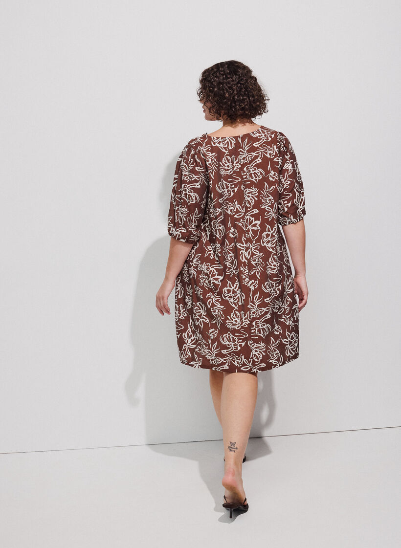 Robe courte coupe &eacute;vas&eacute;e avec col en V, Marron, Model image number 2