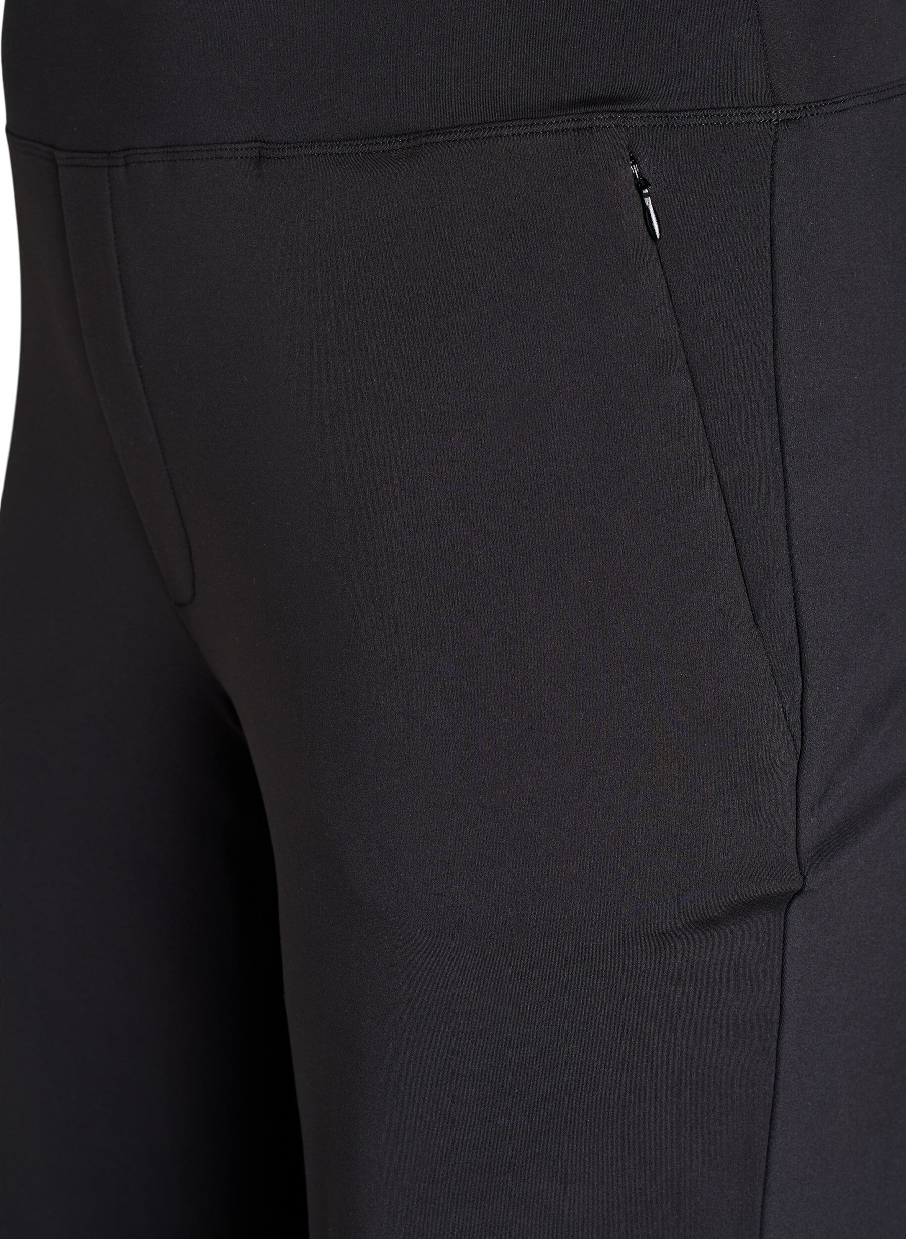 Zizzi Pantalon de sport &eacute;l&eacute;gant &agrave; coupe l&eacute;g&egrave;rement &eacute;vas&eacute;e, Noir, Packshot image number 2