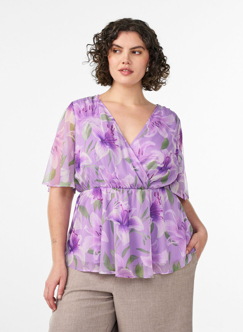 Gebl&uuml;mte Chiffonbluse mit kurzen &Auml;rmeln, lila, Model image number 0